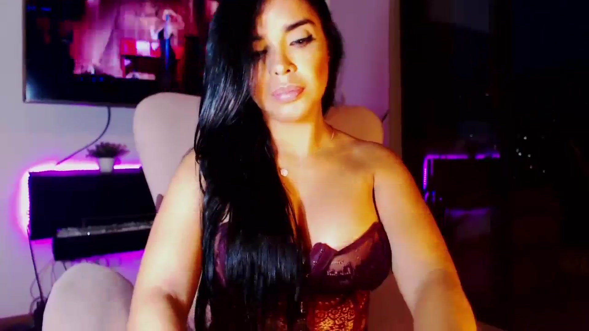 Gallery image thumbnail from SusyHernandez's myfreecams stream on, 01/28/2024, 23:52 image 11 of 20