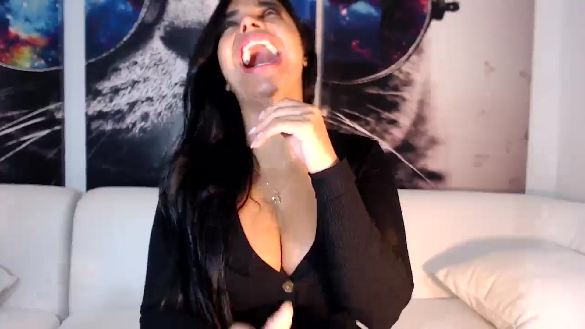 Gallery image thumbnail from SusyHernandez's myfreecams stream on, 04/24/2025, 01:14 image 8 of 20