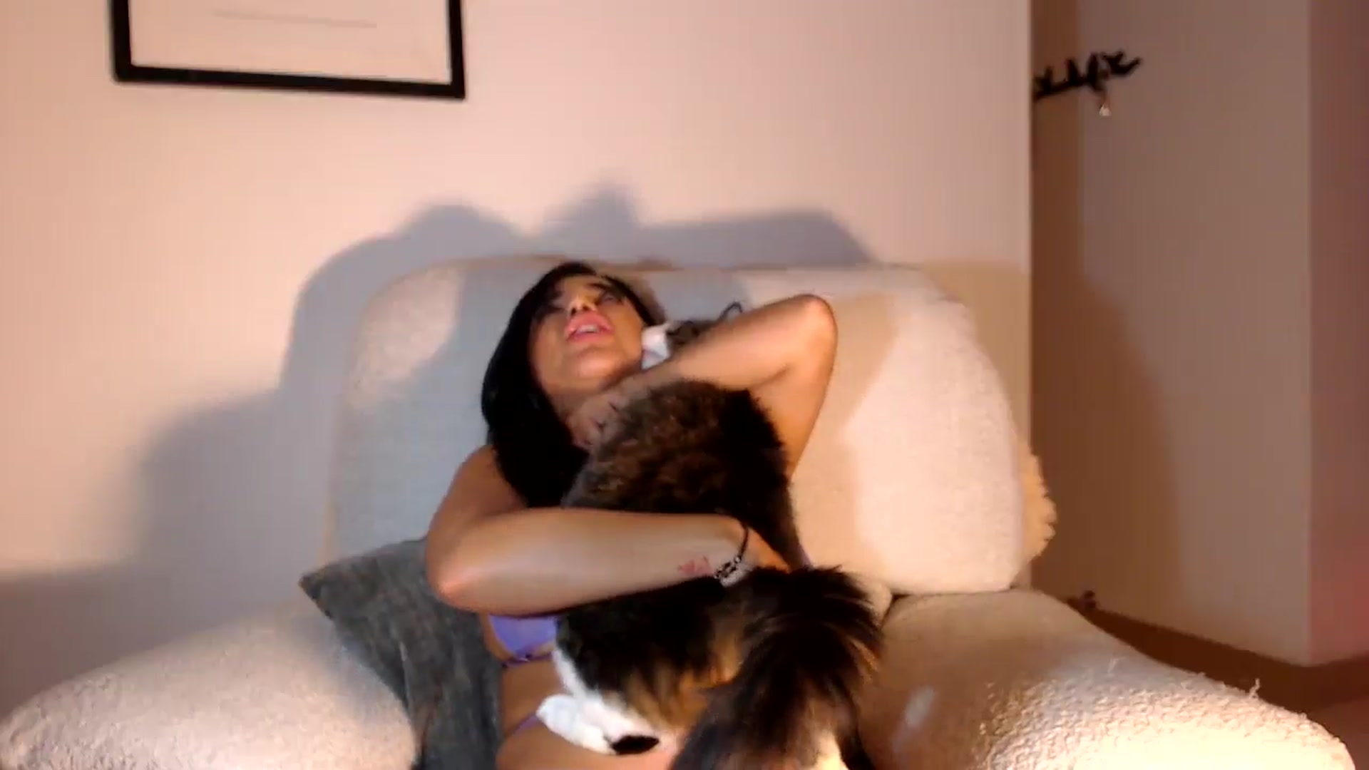 Gallery image thumbnail from SusyHernandez's myfreecams stream on, 05/09/2025, 01:07 image 2 of 20