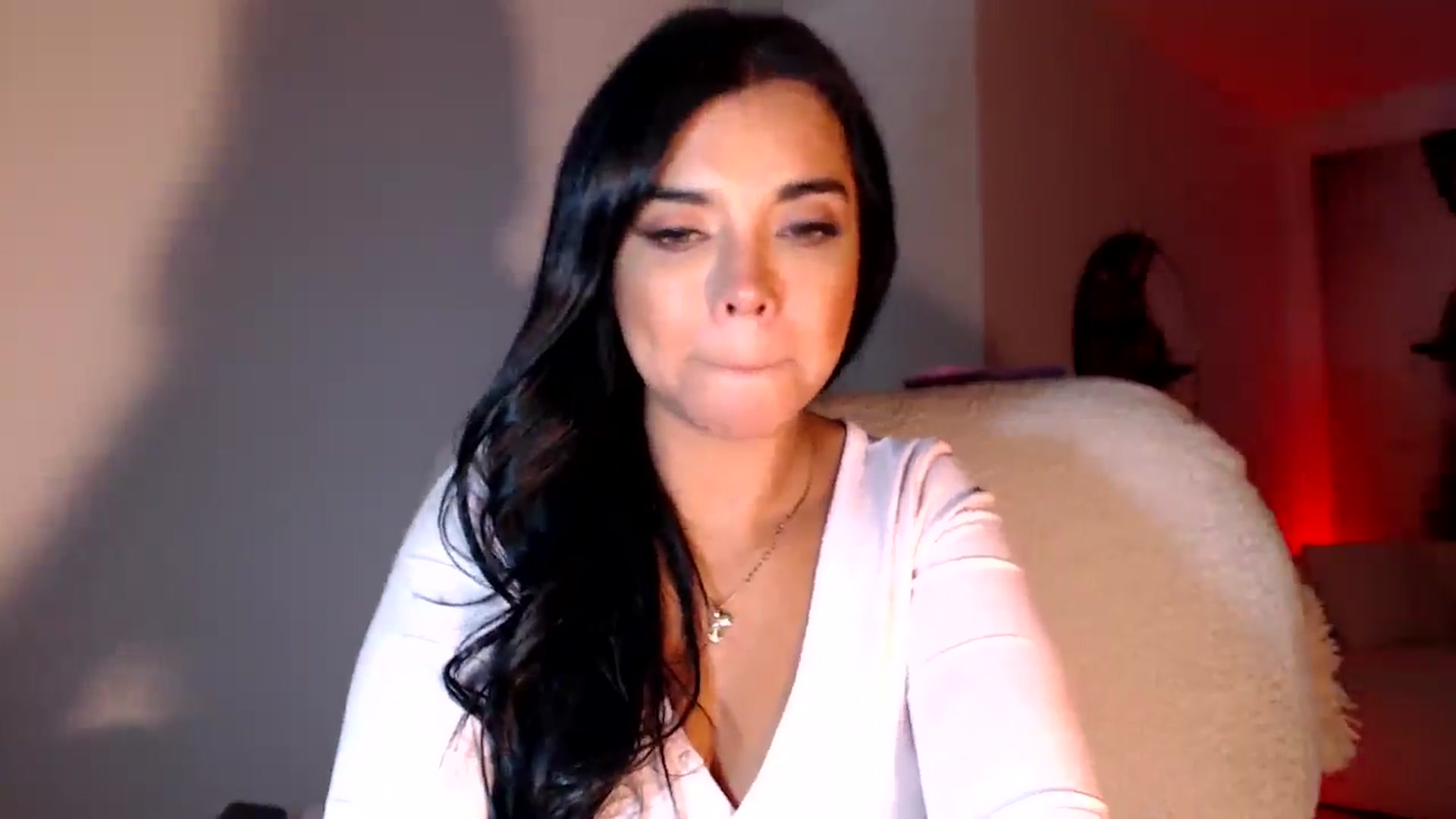 Gallery image thumbnail from SusyHernandez's myfreecams stream on, 05/18/2025, 01:19 image 12 of 20