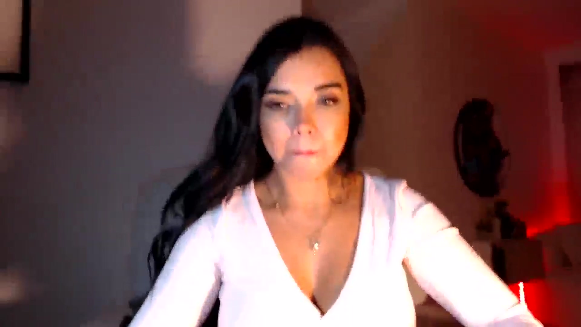 Gallery image thumbnail from SusyHernandez's myfreecams stream on, 05/18/2025, 01:19 image 16 of 20