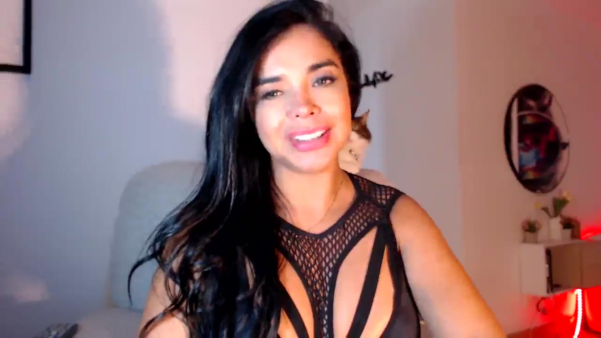 Gallery image thumbnail from SusyHernandez's myfreecams stream on, 06/05/2025, 01:56 image 16 of 20