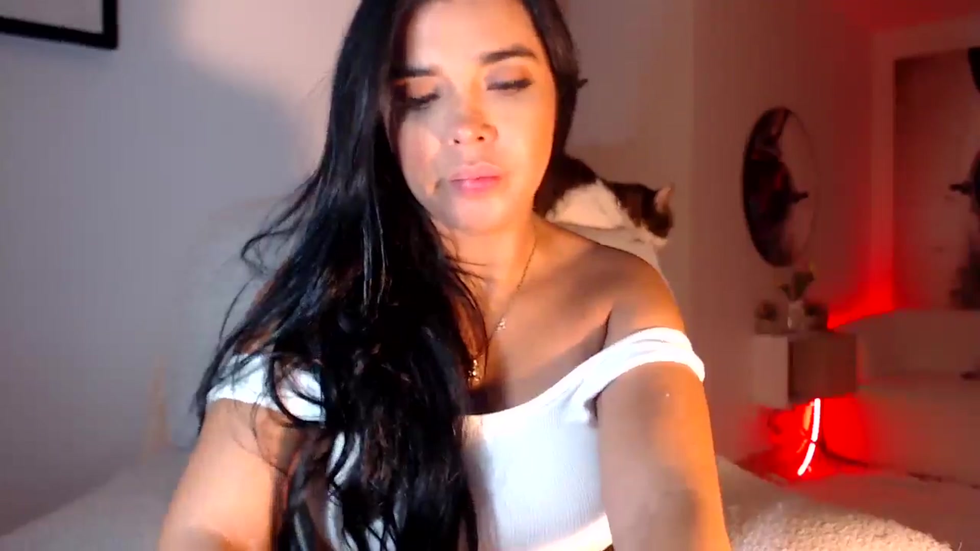 Gallery image thumbnail from SusyHernandez's myfreecams stream on, 06/09/2025, 01:43 image 3 of 20