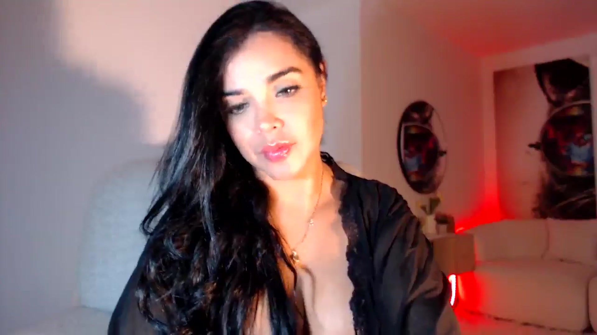 Gallery image thumbnail from SusyHernandez's myfreecams stream on, 06/12/2025, 24:19 image 9 of 20