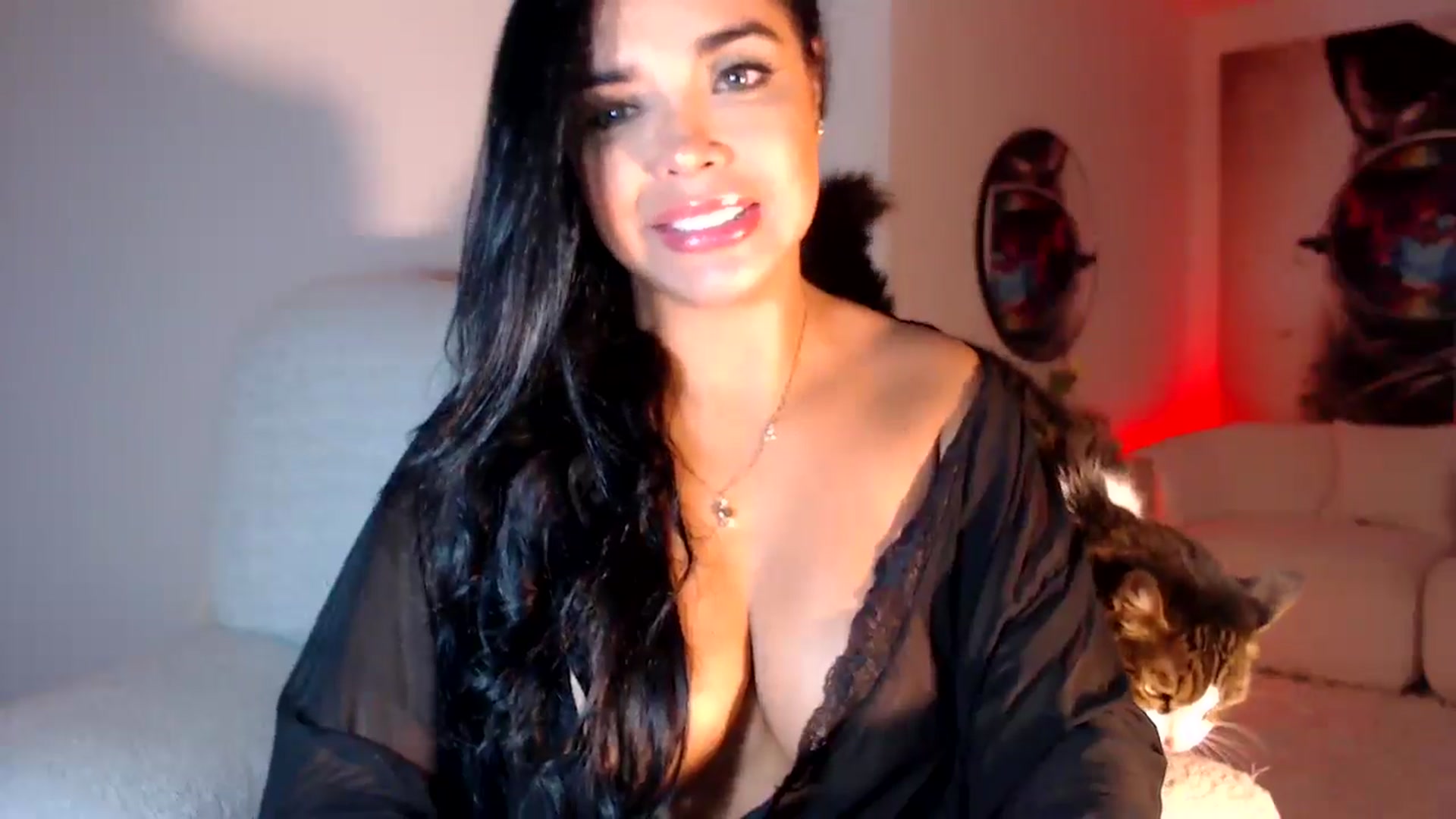 Gallery image thumbnail from SusyHernandez's myfreecams stream on, 06/12/2025, 24:19 image 13 of 20