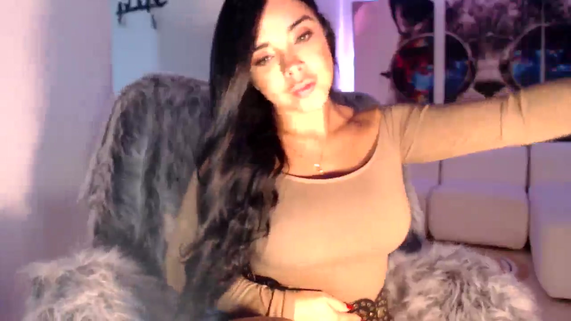 Gallery image thumbnail from SusyHernandez's myfreecams stream on, 11/23/2025, 24:32 image 15 of 20