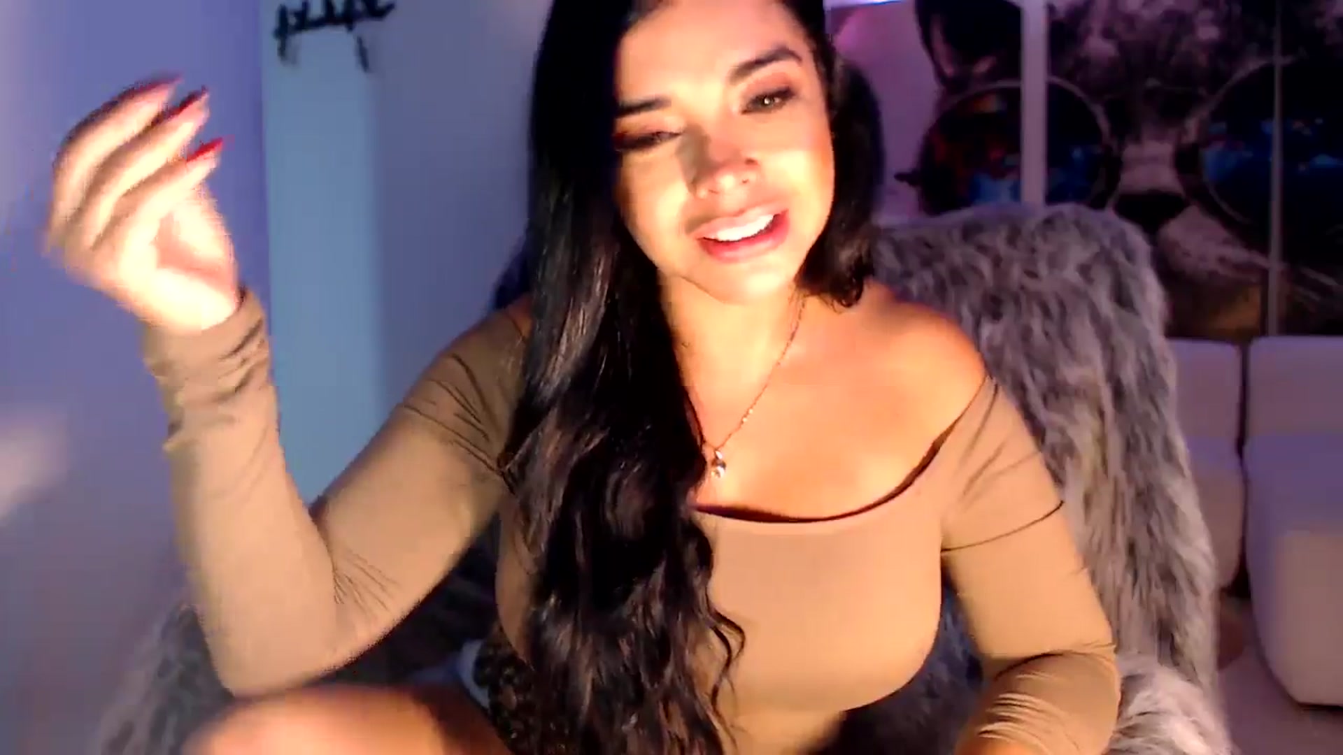 Gallery image thumbnail from SusyHernandez's myfreecams stream on, 11/23/2025, 24:32 image 8 of 20