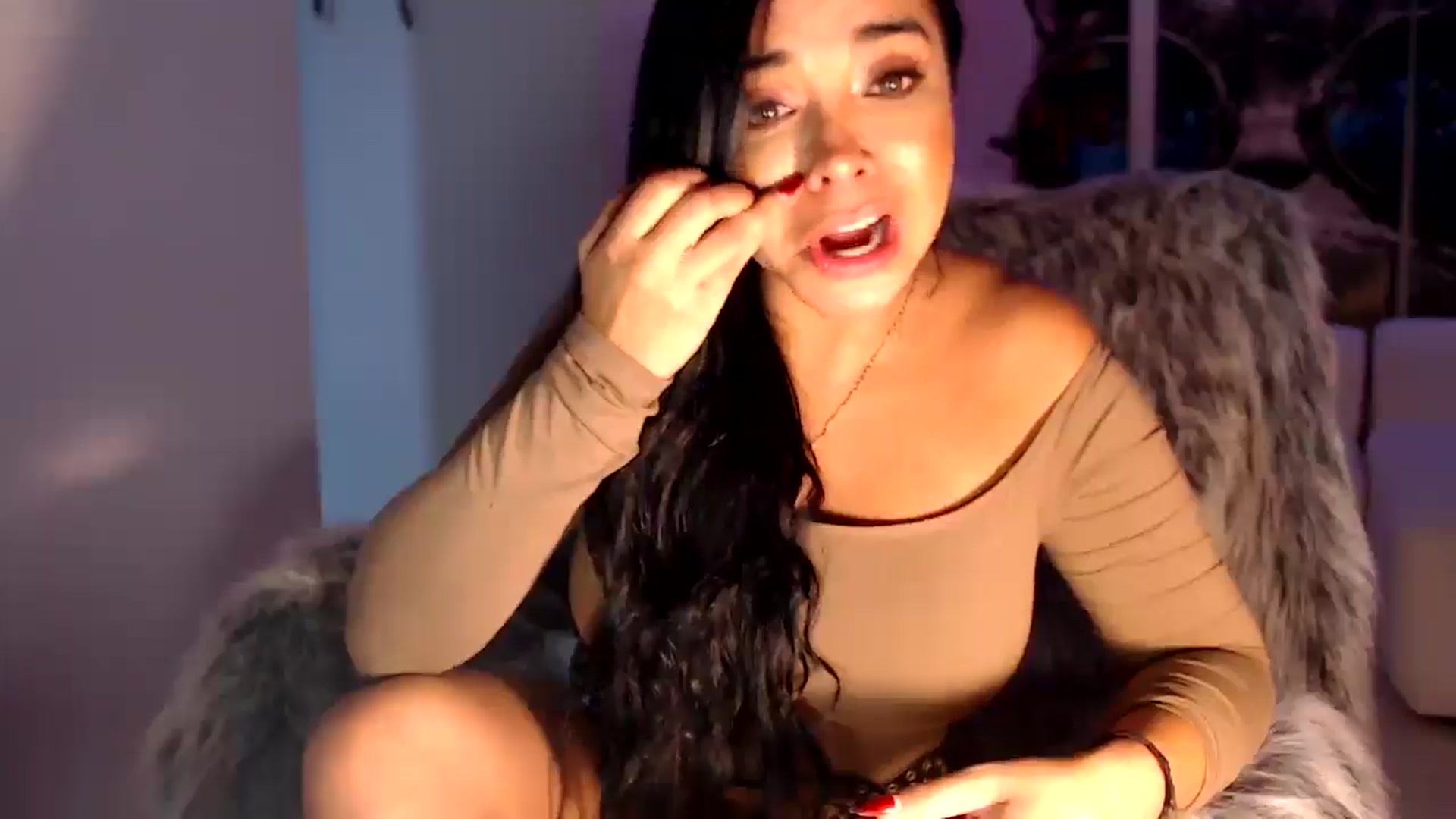 Gallery image thumbnail from SusyHernandez's myfreecams stream on, 11/23/2025, 24:32 image 18 of 20