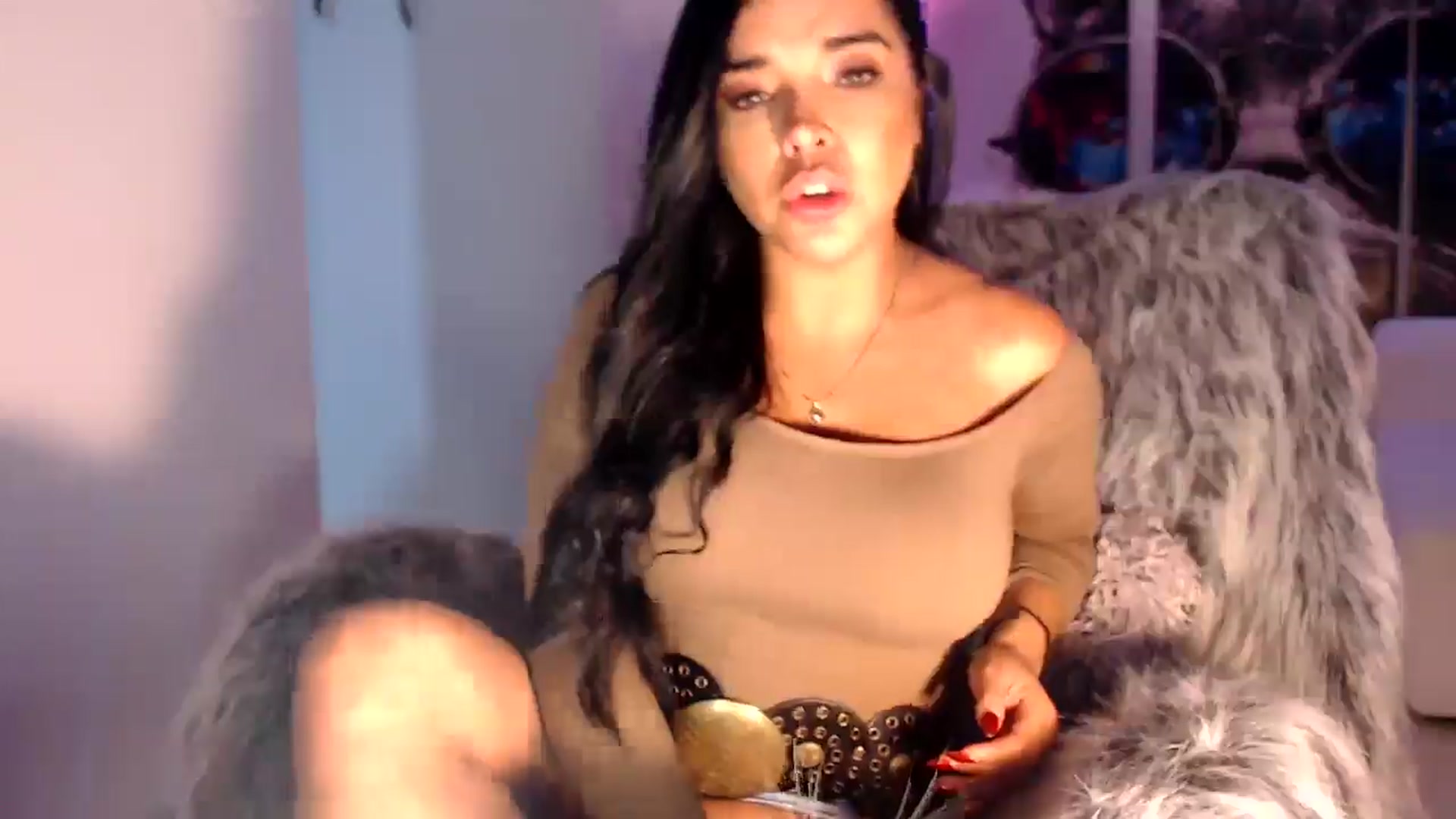 Gallery image thumbnail from SusyHernandez's myfreecams stream on, 11/23/2025, 24:32 image 17 of 20