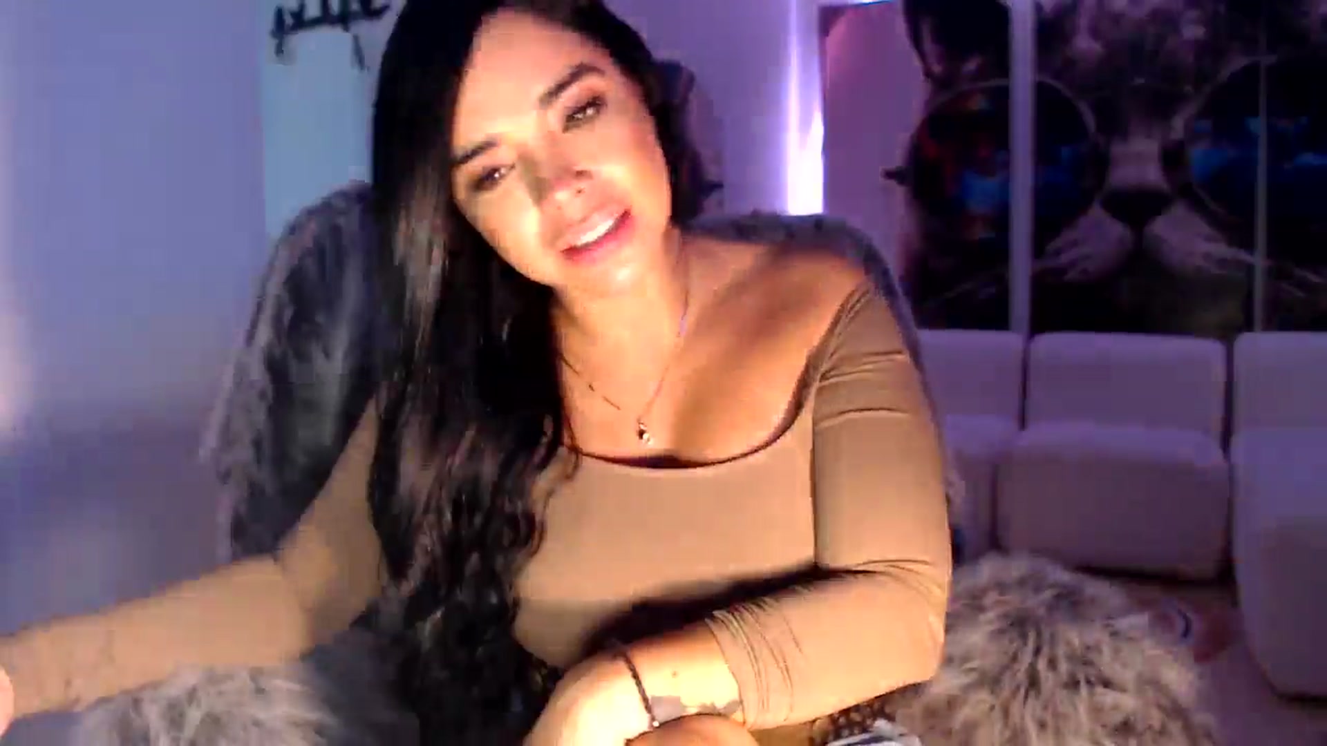 Gallery image thumbnail from SusyHernandez's myfreecams stream on, 11/23/2025, 24:32 image 13 of 20