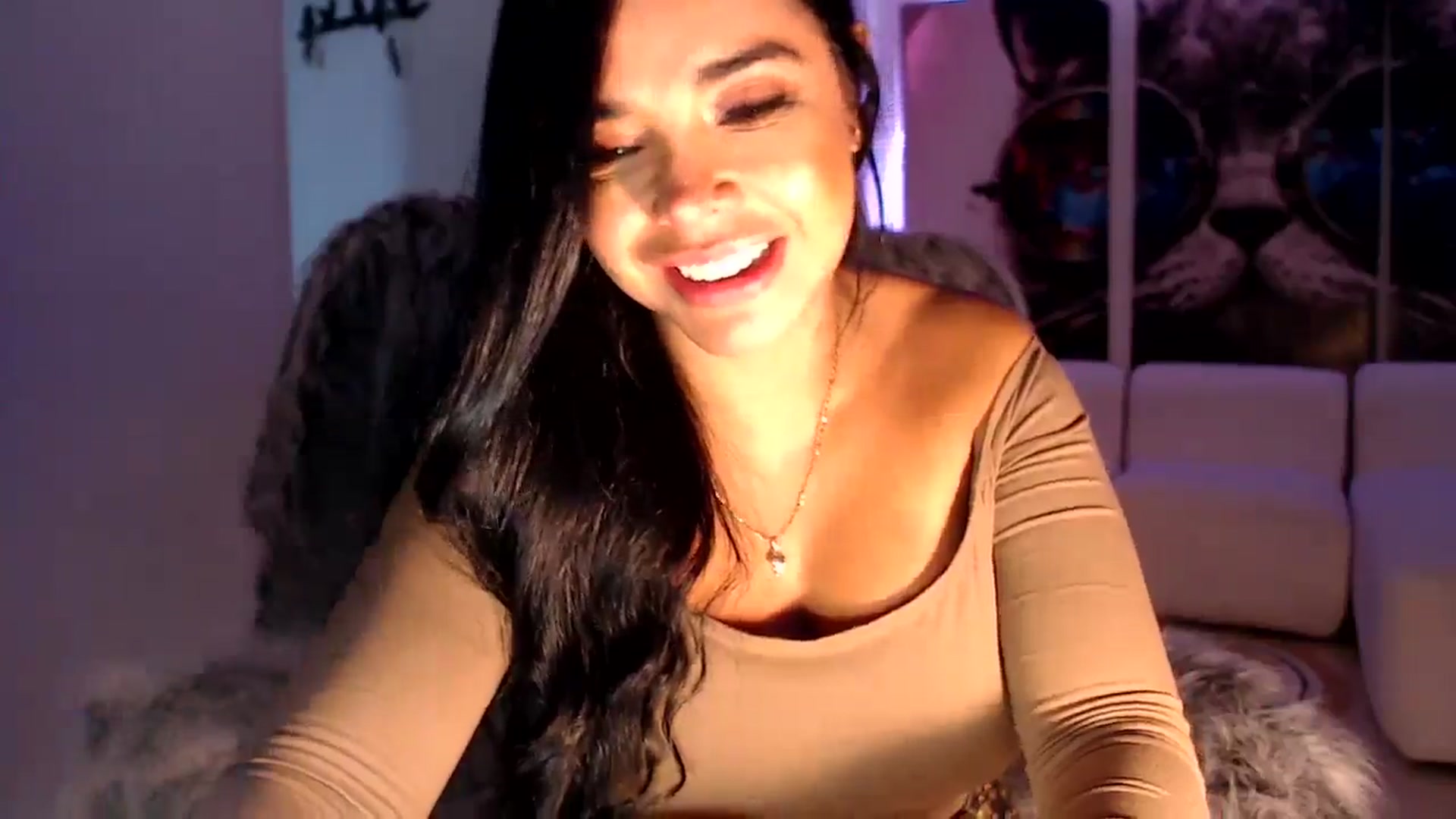 Gallery image thumbnail from SusyHernandez's myfreecams stream on, 11/23/2025, 24:32 image 14 of 20