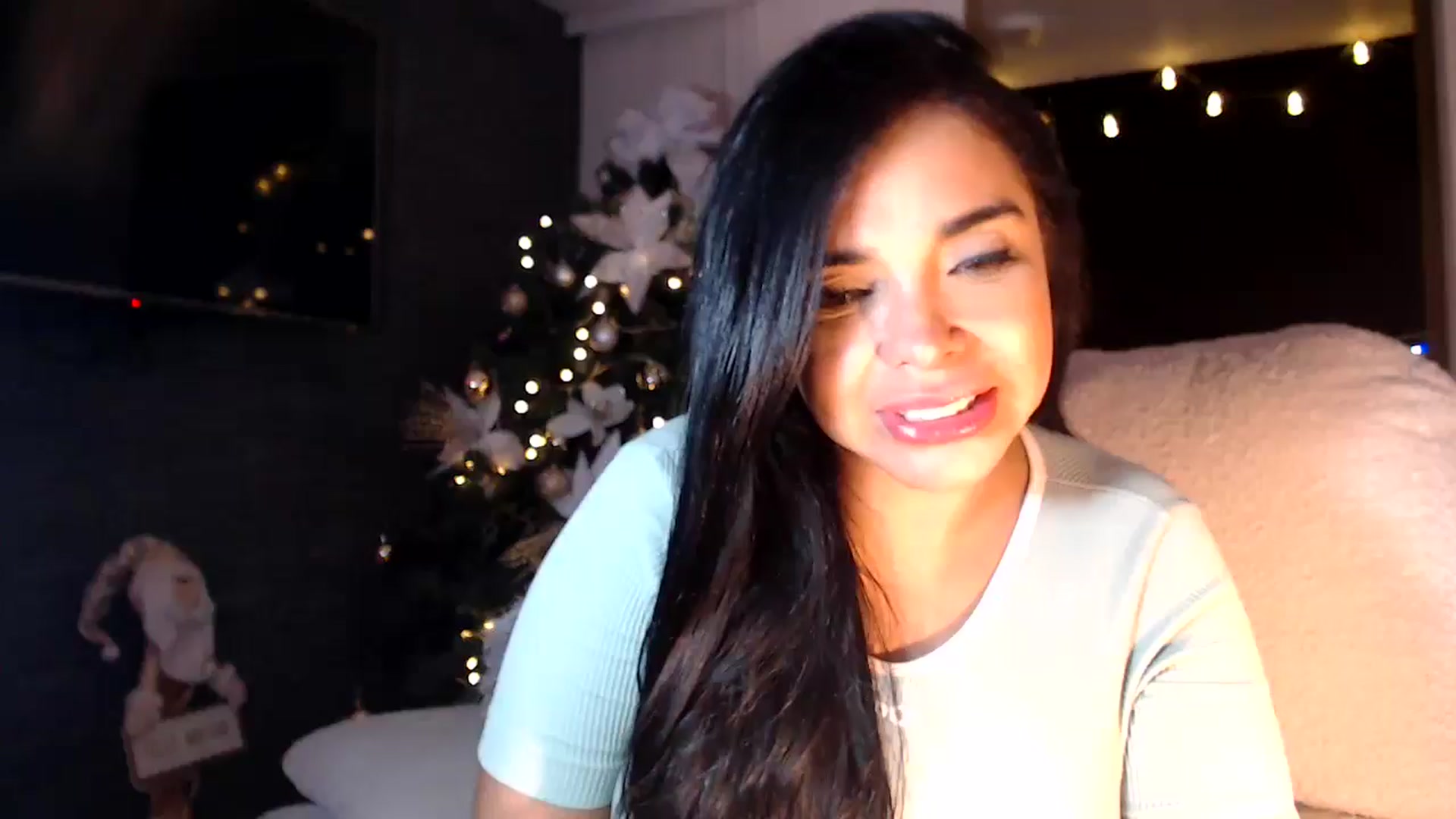 Gallery image thumbnail from SusyHernandez's myfreecams stream on, 12/27/2025, 01:53 image 15 of 20