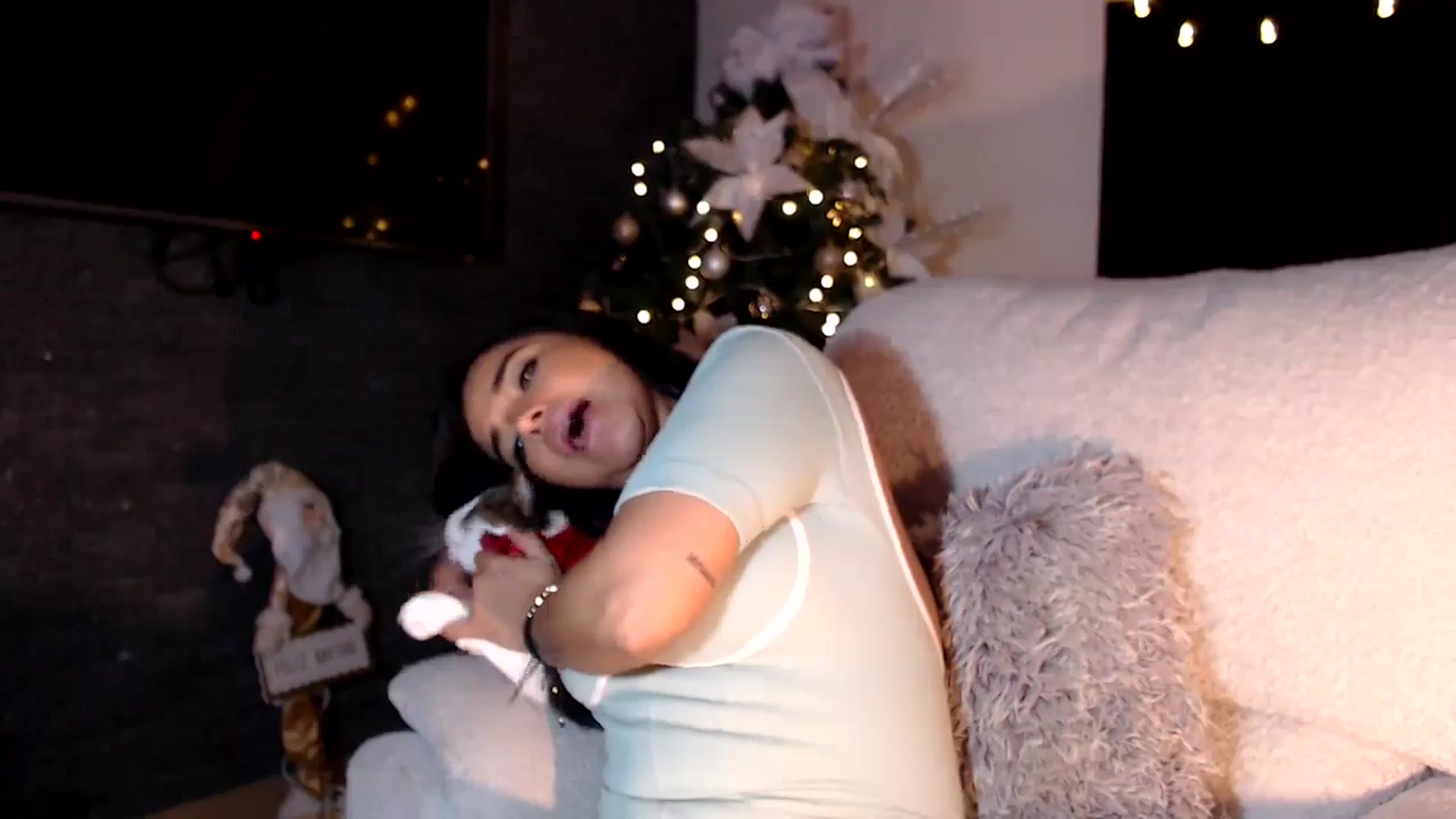 Gallery image thumbnail from SusyHernandez's myfreecams stream on, 12/27/2025, 01:53 image 7 of 20