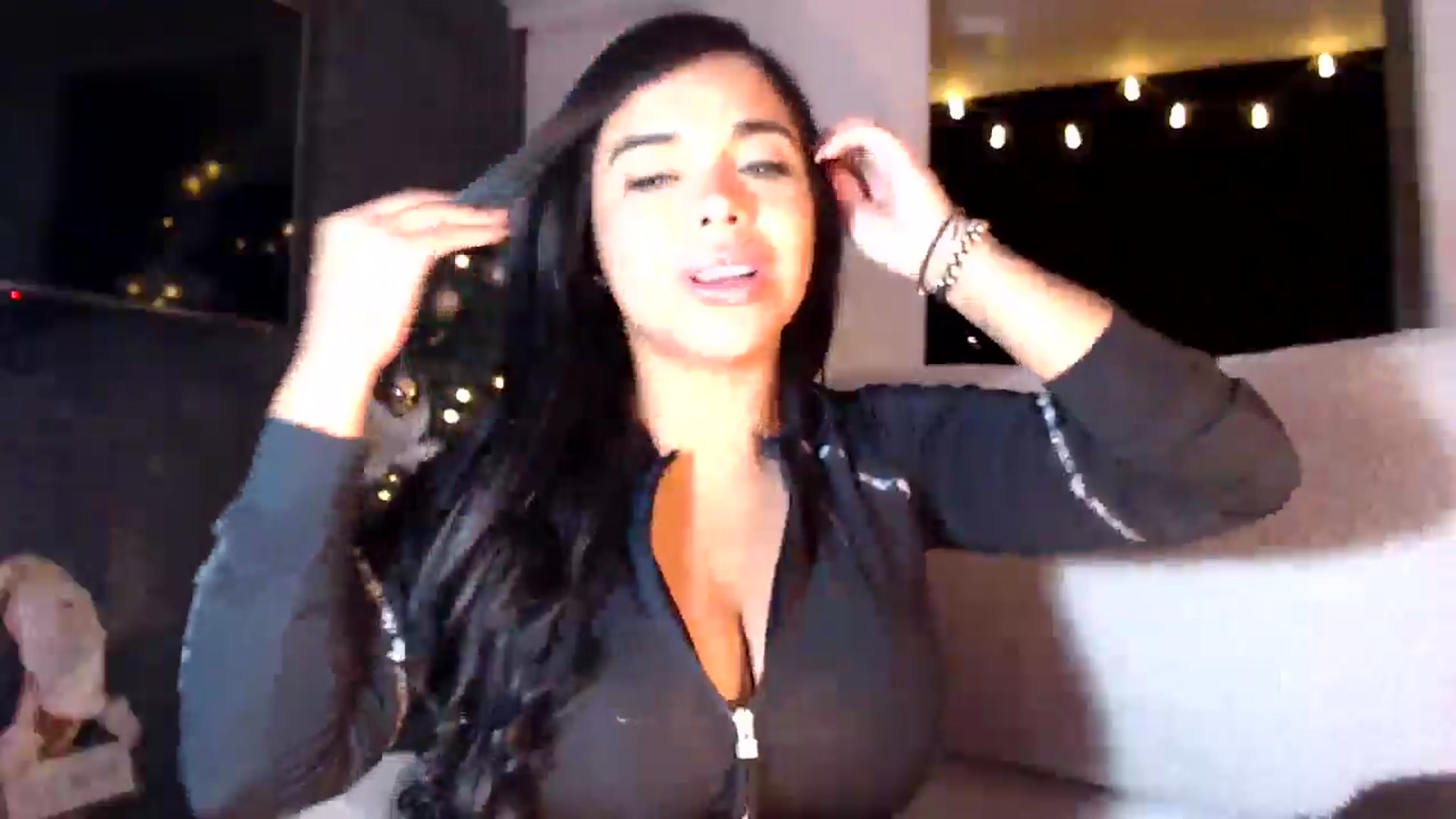 Gallery image thumbnail from SusyHernandez's myfreecams stream on, 12/27/2025, 03:13 image 2 of 20
