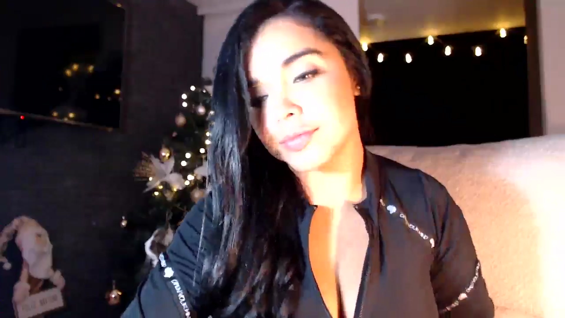 Gallery image thumbnail from SusyHernandez's myfreecams stream on, 12/27/2025, 03:13 image 13 of 20