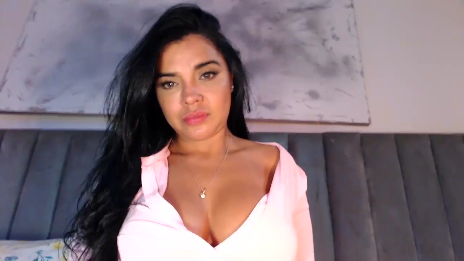 Gallery image thumbnail from SusyHernandez's myfreecams stream on, 02/13/2026, 02:58 image 8 of 20