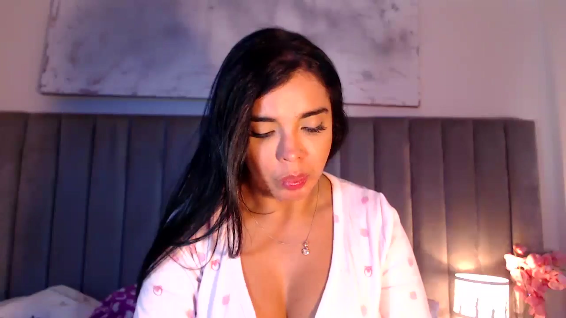 Gallery image thumbnail from SusyHernandez's myfreecams stream on, 03/16/2026, 03:47 image 14 of 20