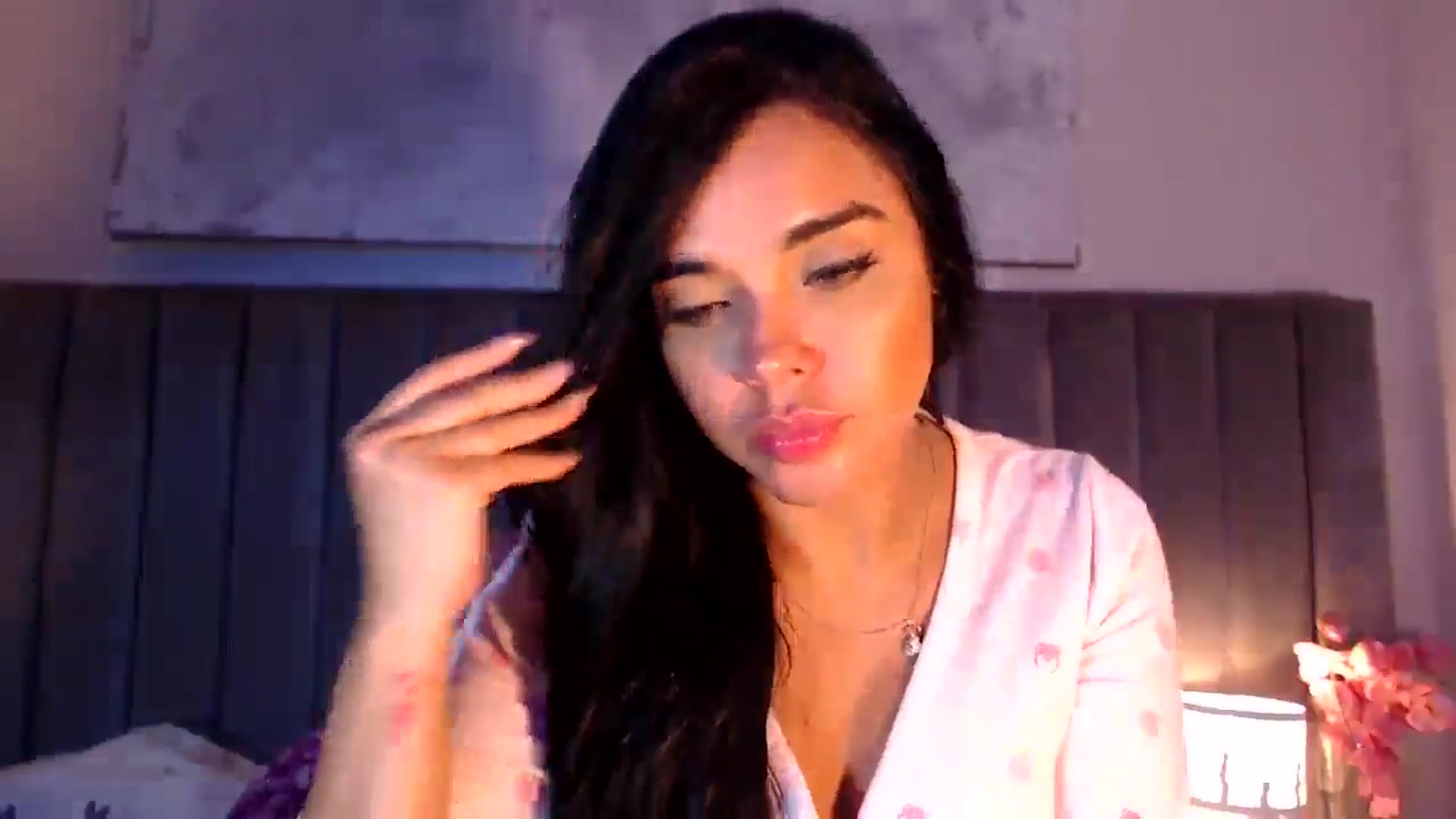 Gallery image thumbnail from SusyHernandez's myfreecams stream on, 03/16/2026, 03:47 image 20 of 20