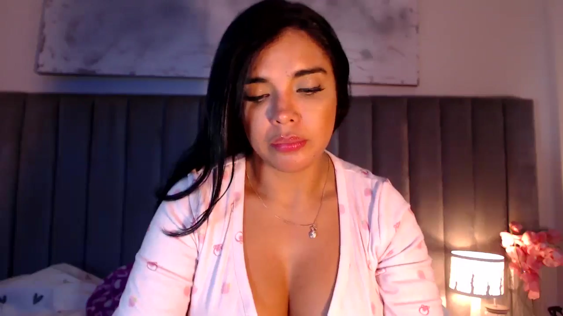Gallery image thumbnail from SusyHernandez's myfreecams stream on, 03/16/2026, 03:47 image 16 of 20