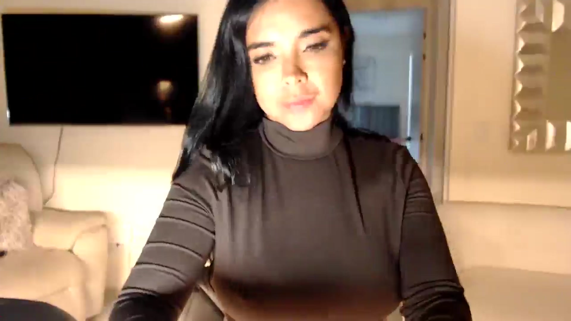 Gallery image thumbnail from SusyHernandez's myfreecams stream on, 03/28/2026, 24:30 image 16 of 20