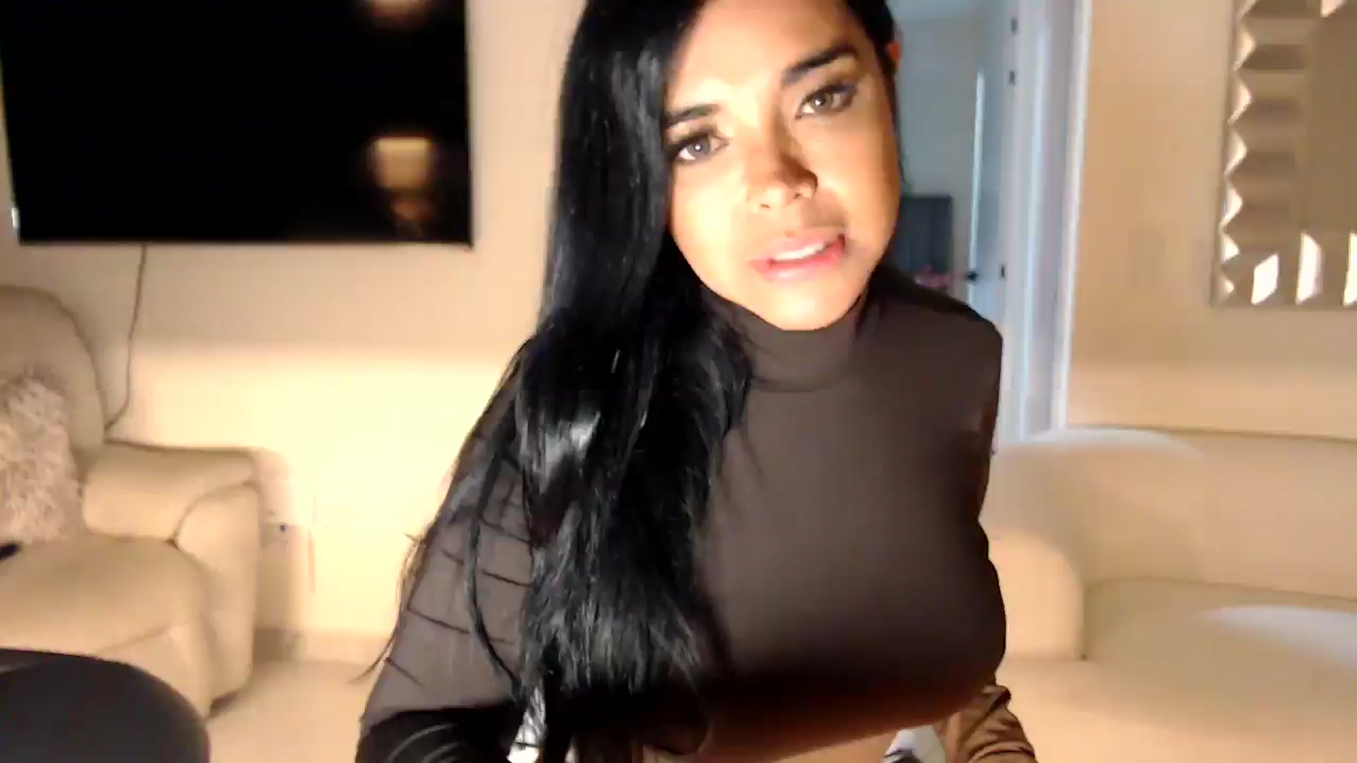 Gallery image thumbnail from SusyHernandez's myfreecams stream on, 03/28/2026, 24:30 image 18 of 20