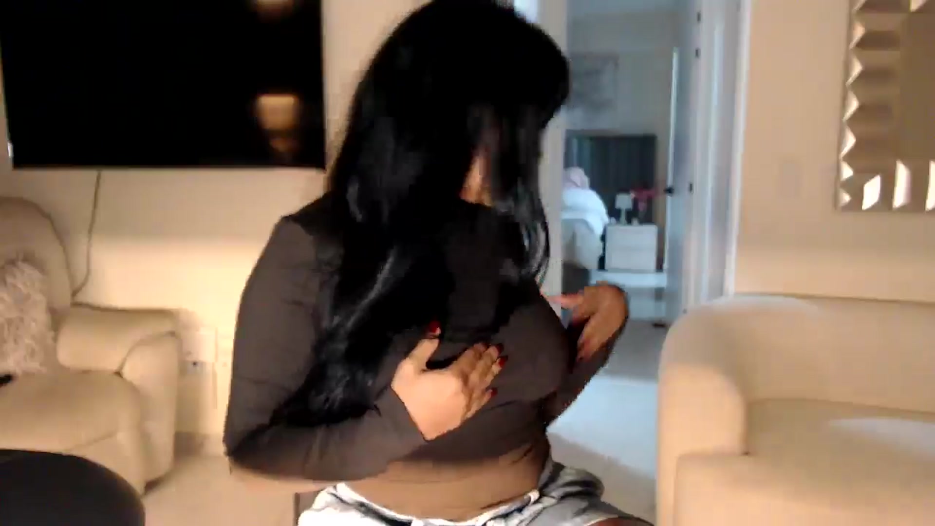 Gallery image thumbnail from SusyHernandez's myfreecams stream on, 03/28/2026, 24:30 image 17 of 20