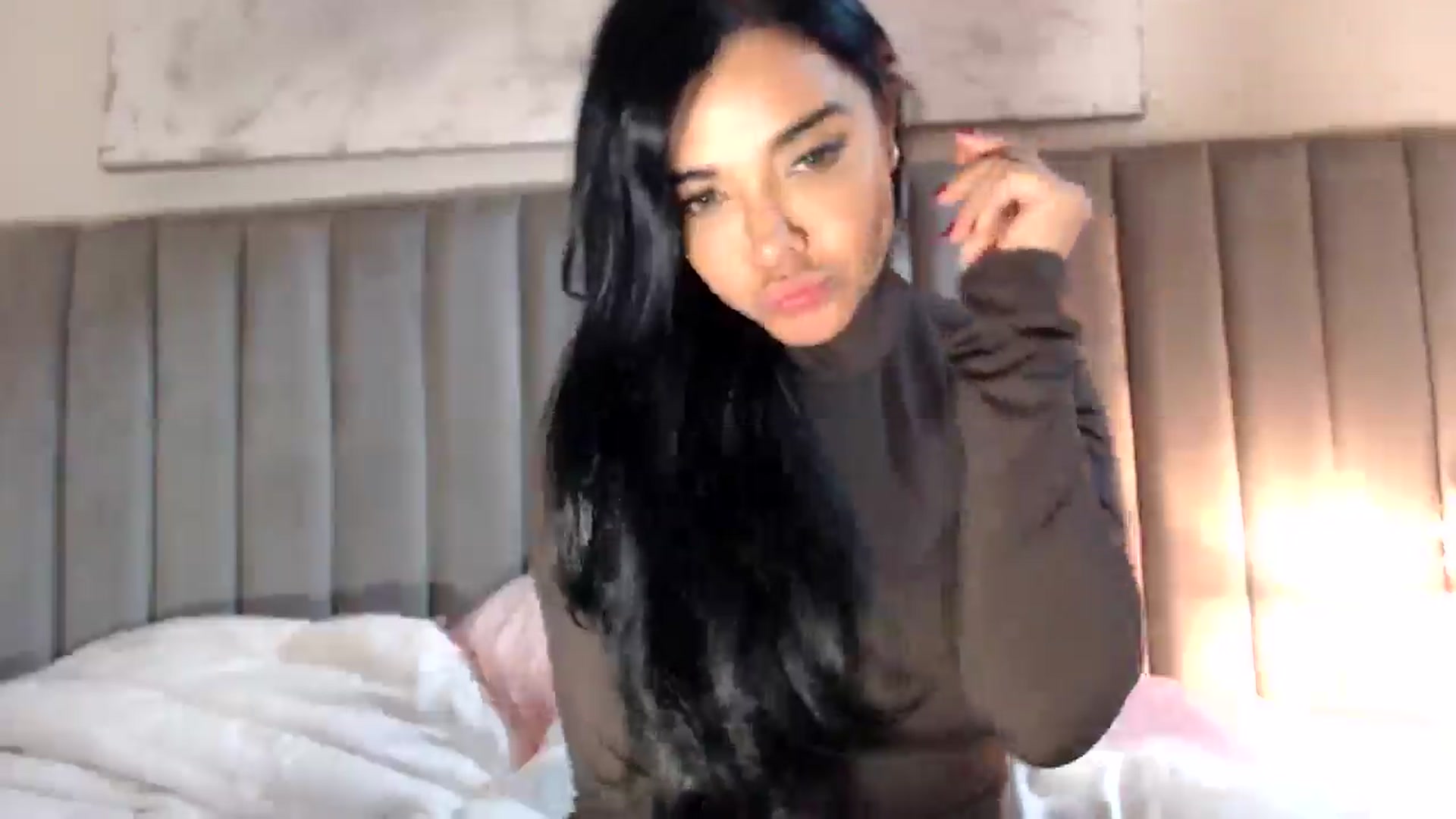 Gallery image thumbnail from SusyHernandez's myfreecams stream on, 03/28/2026, 24:48 image 18 of 20