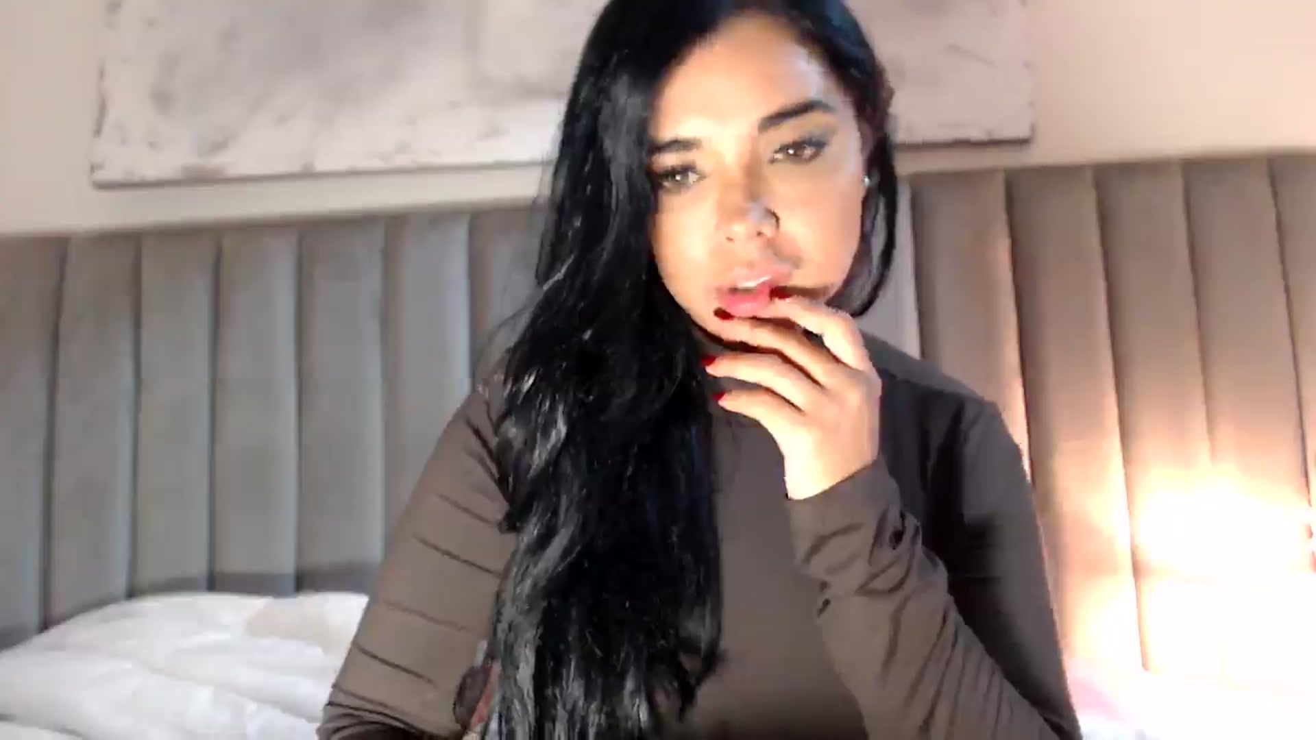 Gallery image thumbnail from SusyHernandez's myfreecams stream on, 03/28/2026, 24:48 image 12 of 20