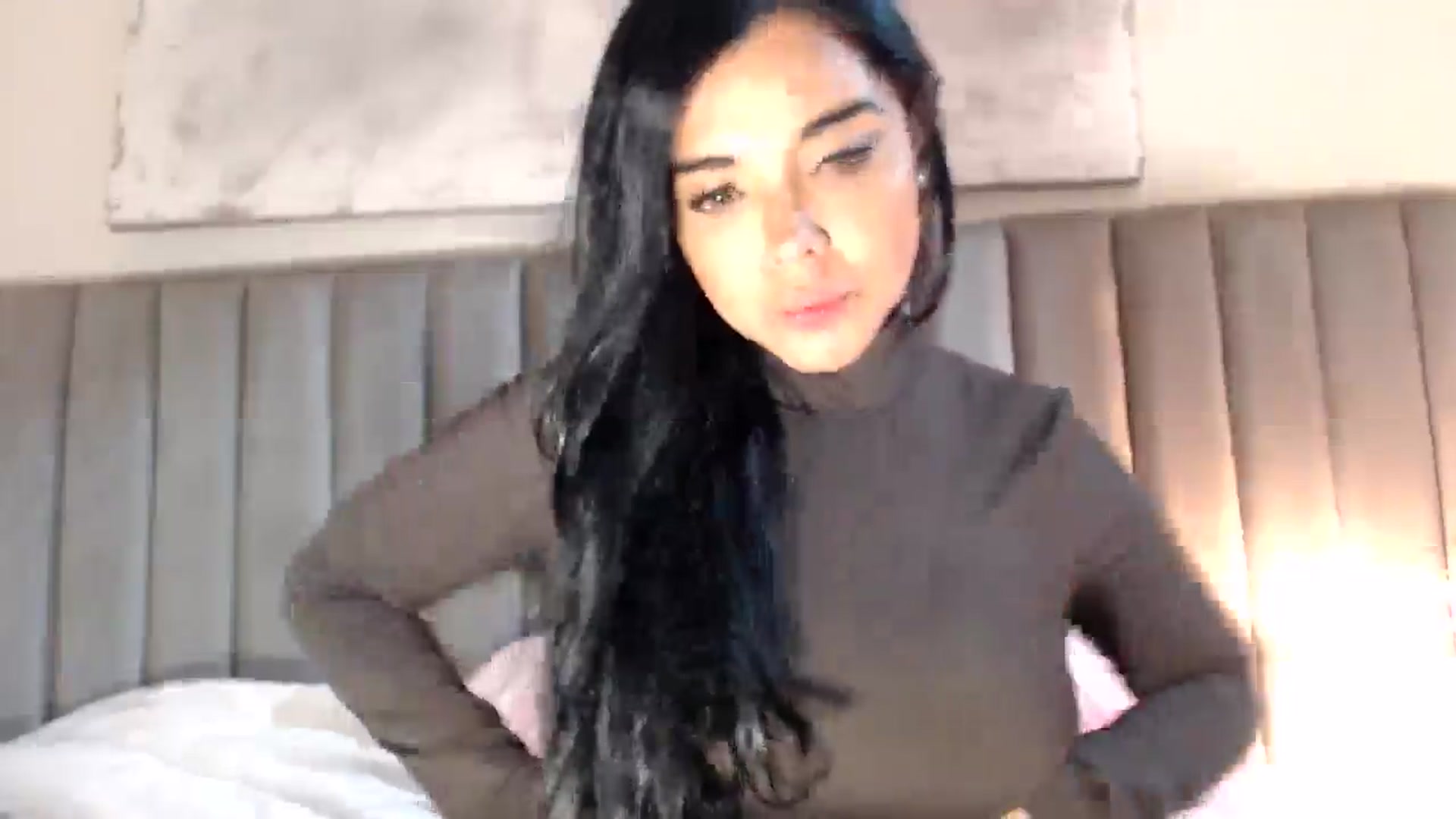 Gallery image thumbnail from SusyHernandez's myfreecams stream on, 03/28/2026, 24:48 image 11 of 20