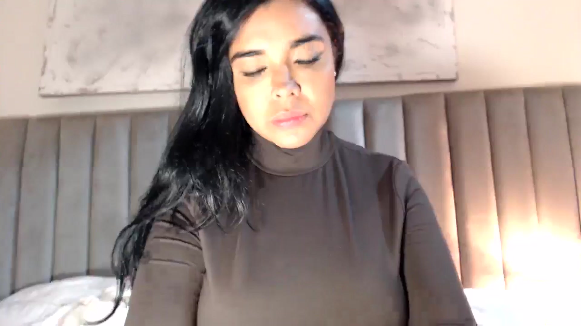 Gallery image thumbnail from SusyHernandez's myfreecams stream on, 03/28/2026, 24:48 image 3 of 20