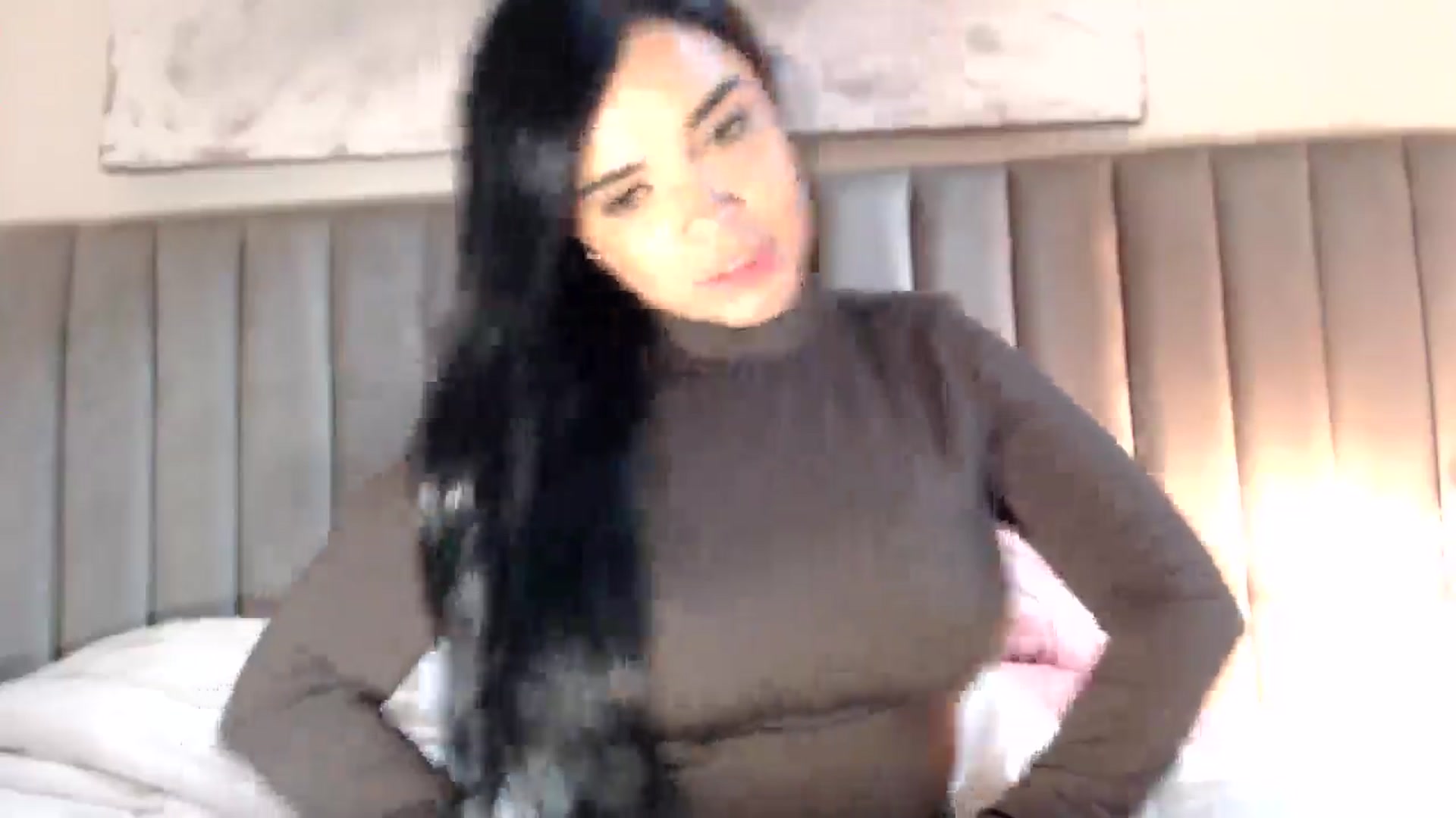 Gallery image thumbnail from SusyHernandez's myfreecams stream on, 03/28/2026, 24:48 image 20 of 20