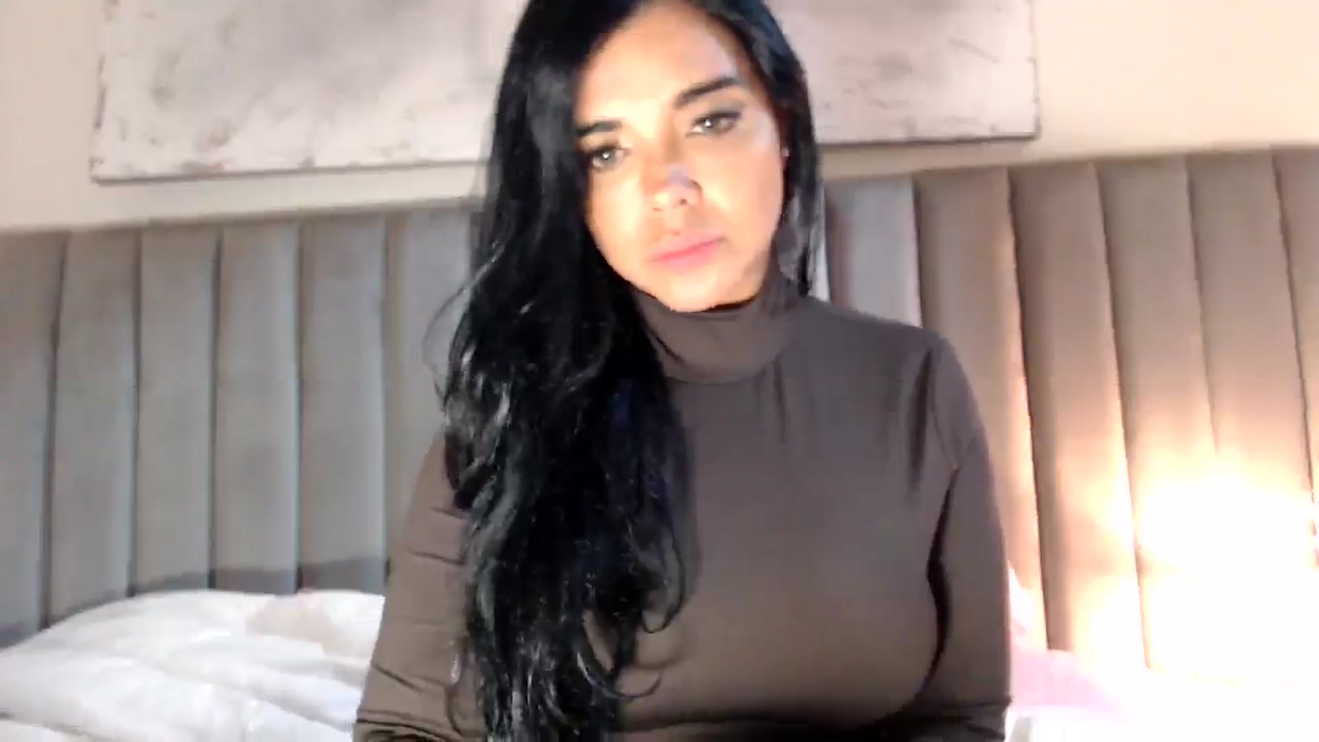 Gallery image thumbnail from SusyHernandez's myfreecams stream on, 03/28/2026, 24:48 image 13 of 20