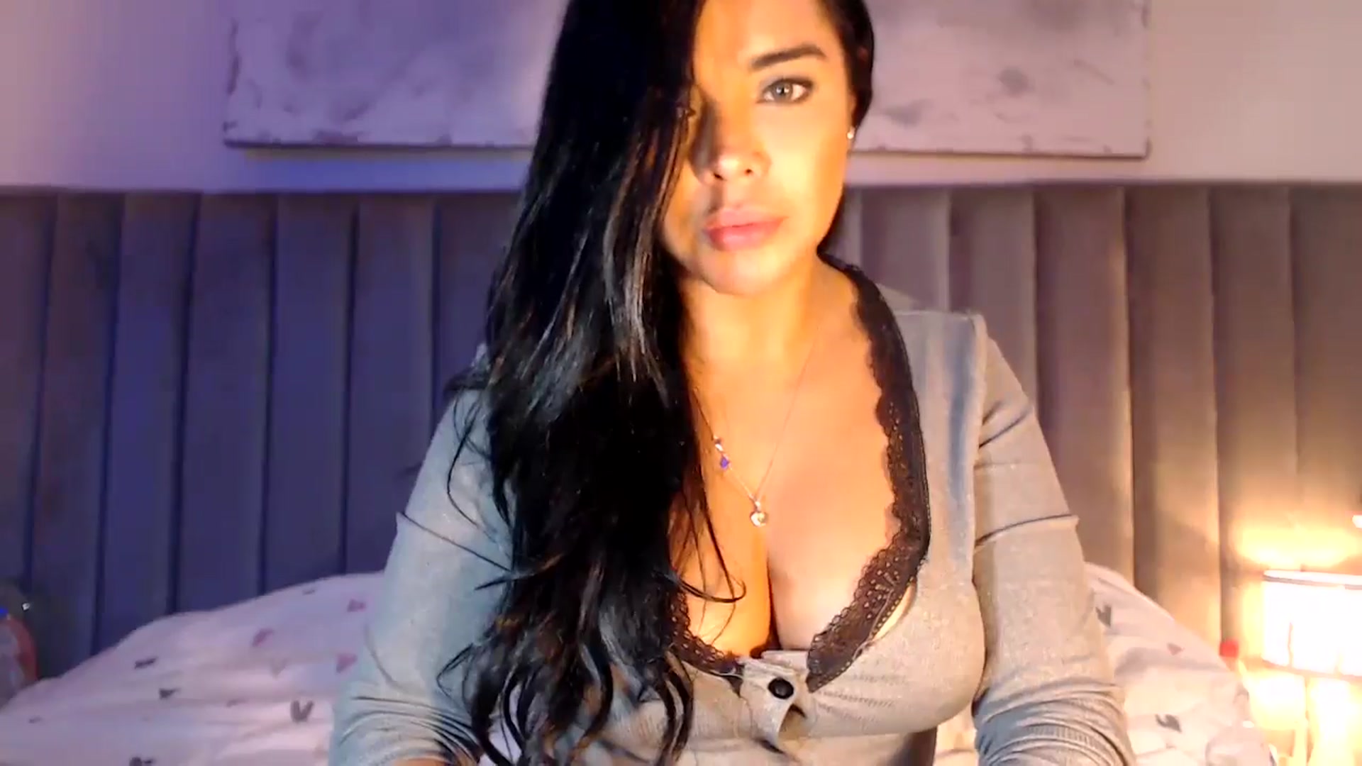 Gallery image thumbnail from SusyHernandez's myfreecams stream on, 04/08/2026, 01:06 image 7 of 20