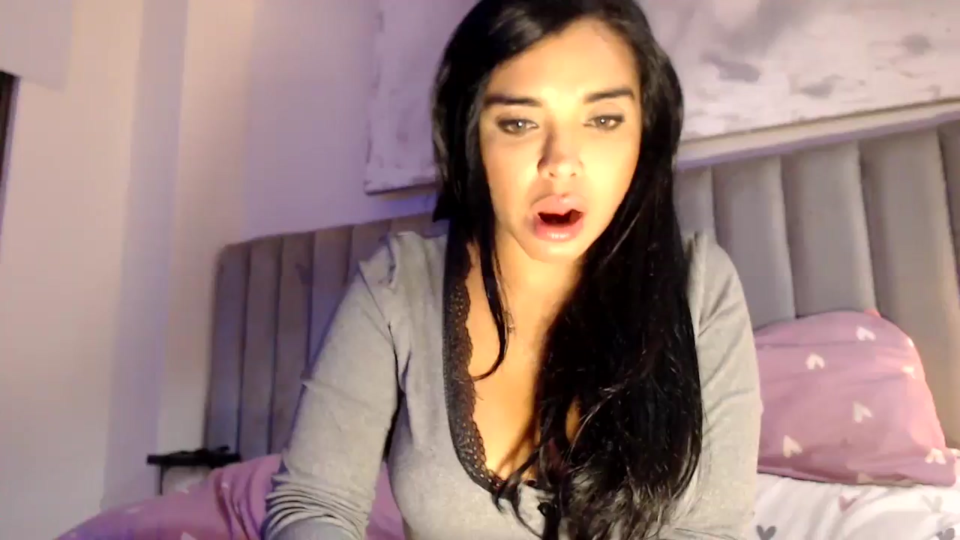 Gallery image thumbnail from SusyHernandez's myfreecams stream on, 04/08/2026, 01:06 image 2 of 20