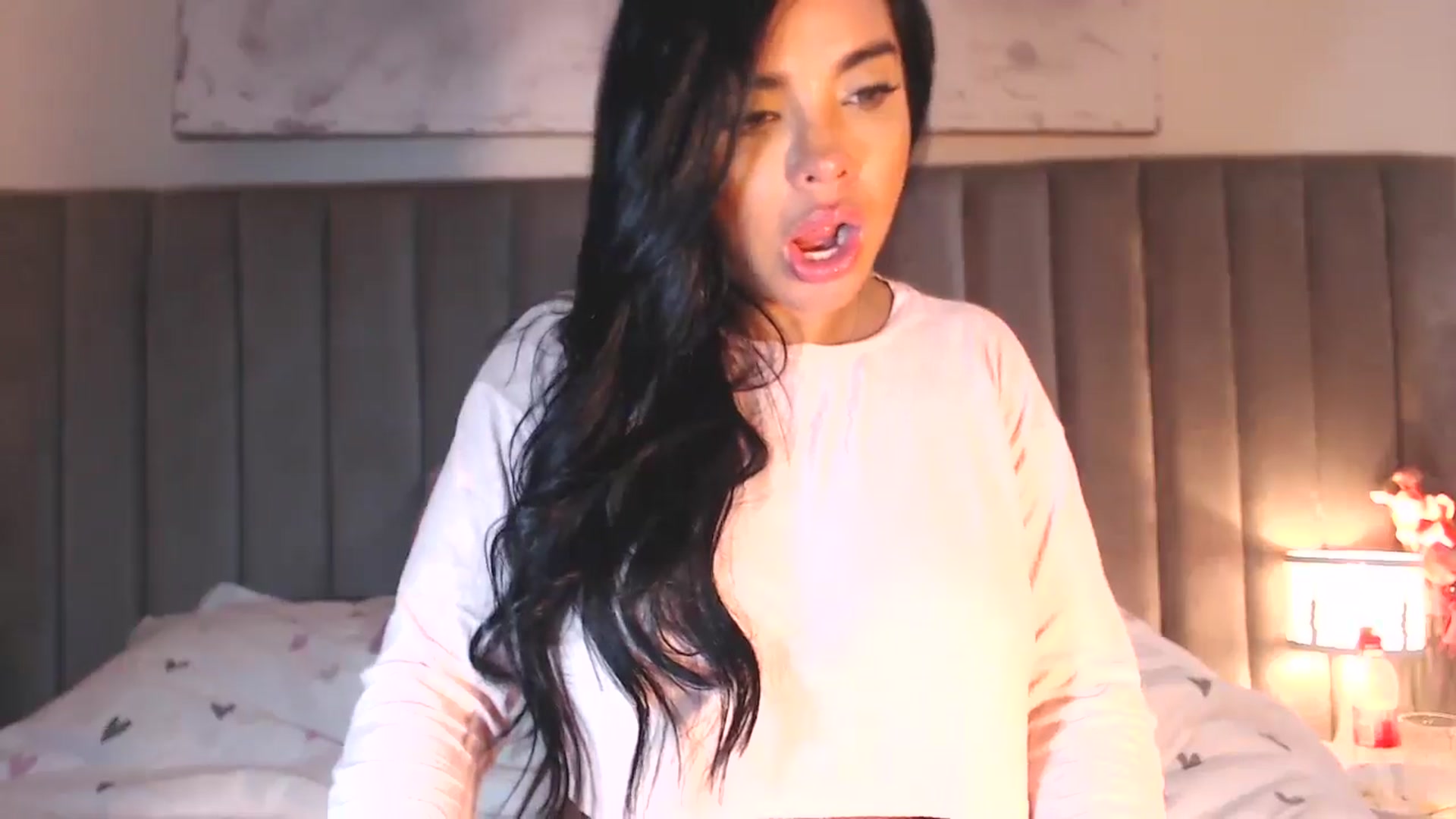 Gallery image thumbnail from SusyHernandez's myfreecams stream on, 04/10/2026, 02:19 image 16 of 20