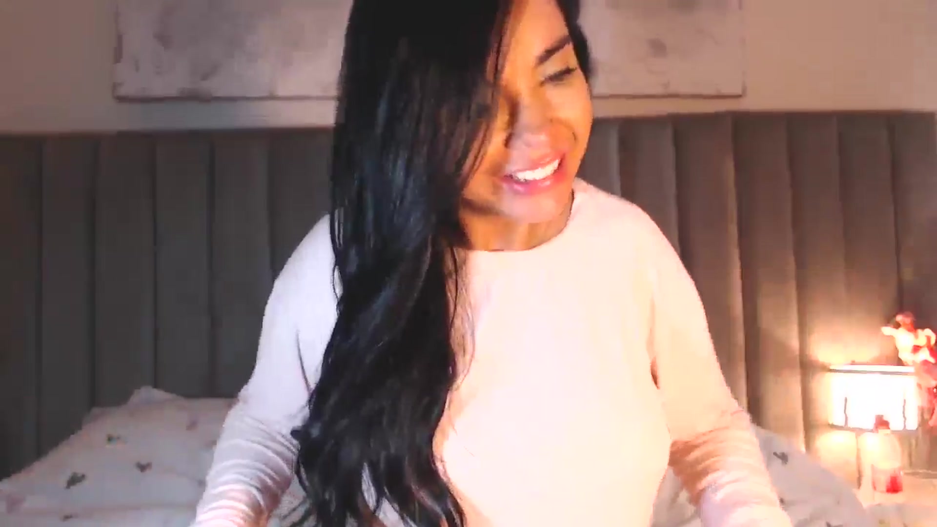 Gallery image thumbnail from SusyHernandez's myfreecams stream on, 04/10/2026, 02:19 image 20 of 20