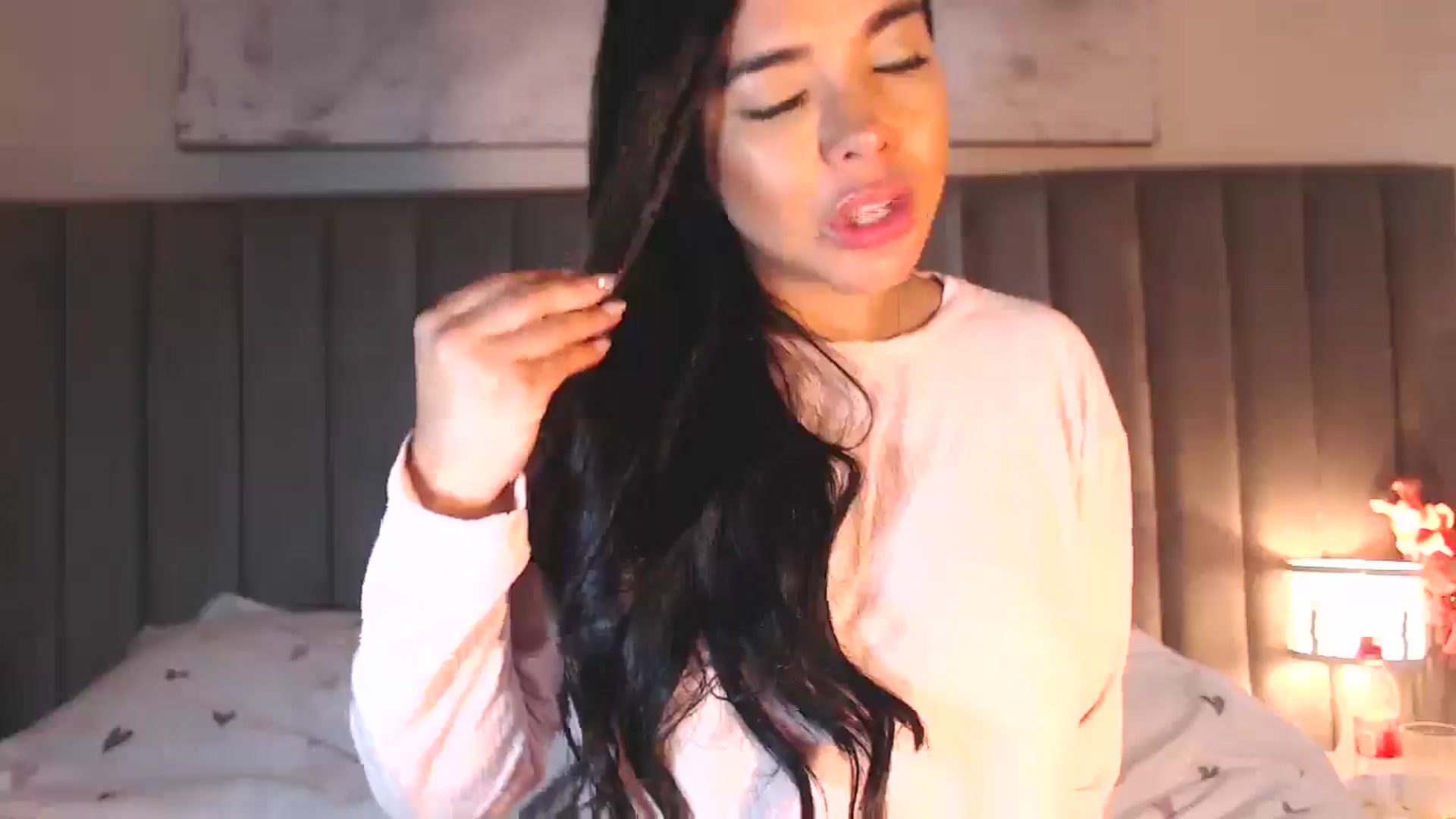 Gallery image thumbnail from SusyHernandez's myfreecams stream on, 04/10/2026, 02:19 image 19 of 20