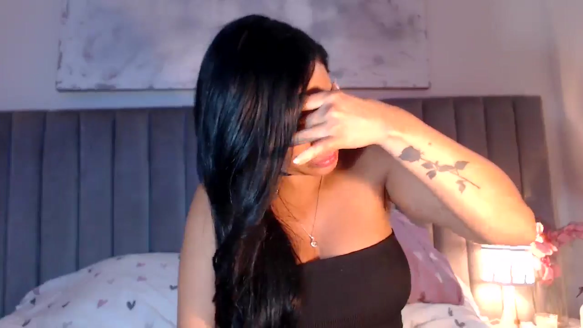 Gallery image thumbnail from SusyHernandez's myfreecams stream on, 04/13/2026, 03:21 image 8 of 20