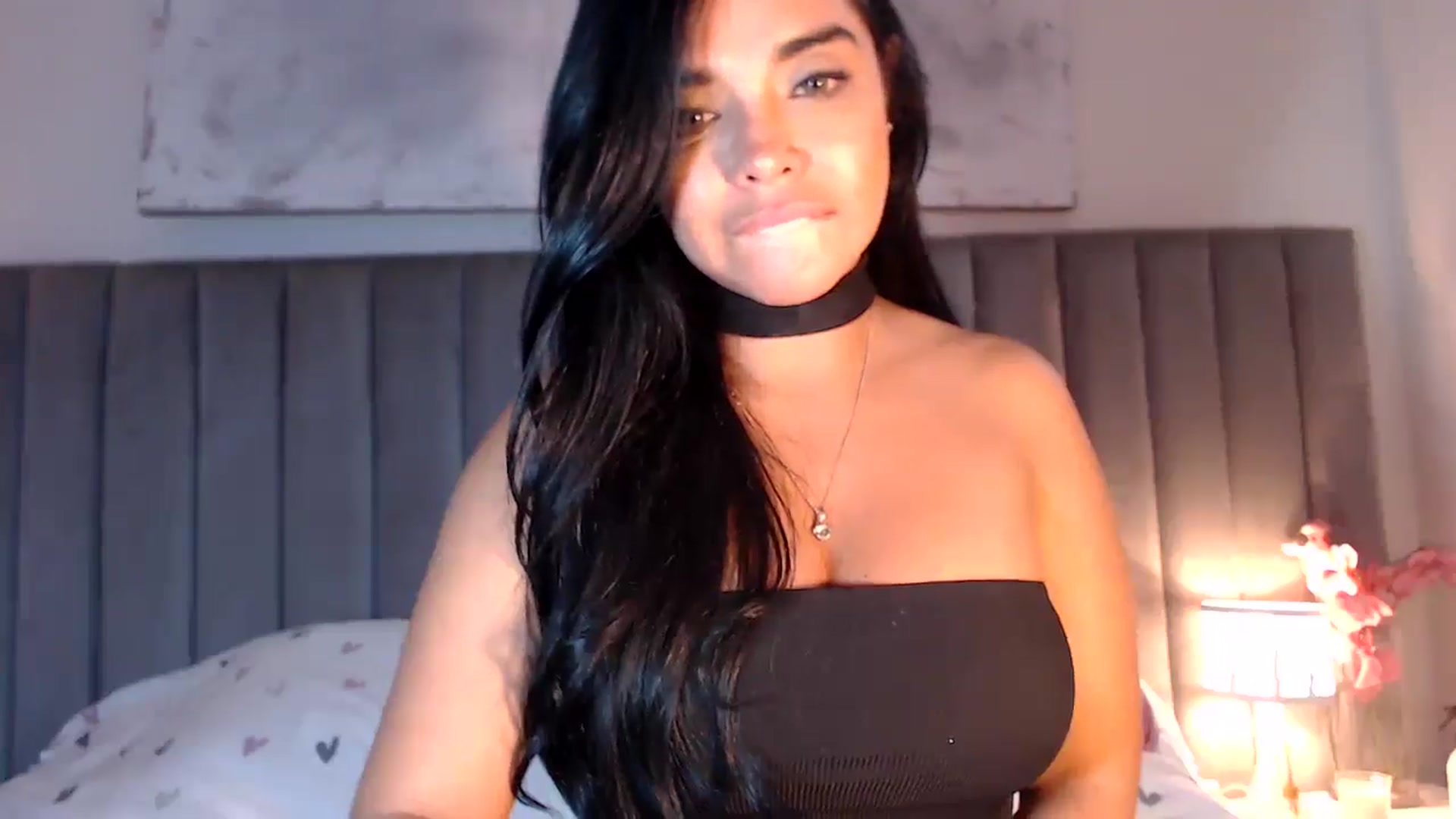 Gallery image thumbnail from SusyHernandez's myfreecams stream on, 04/13/2026, 03:21 image 5 of 20