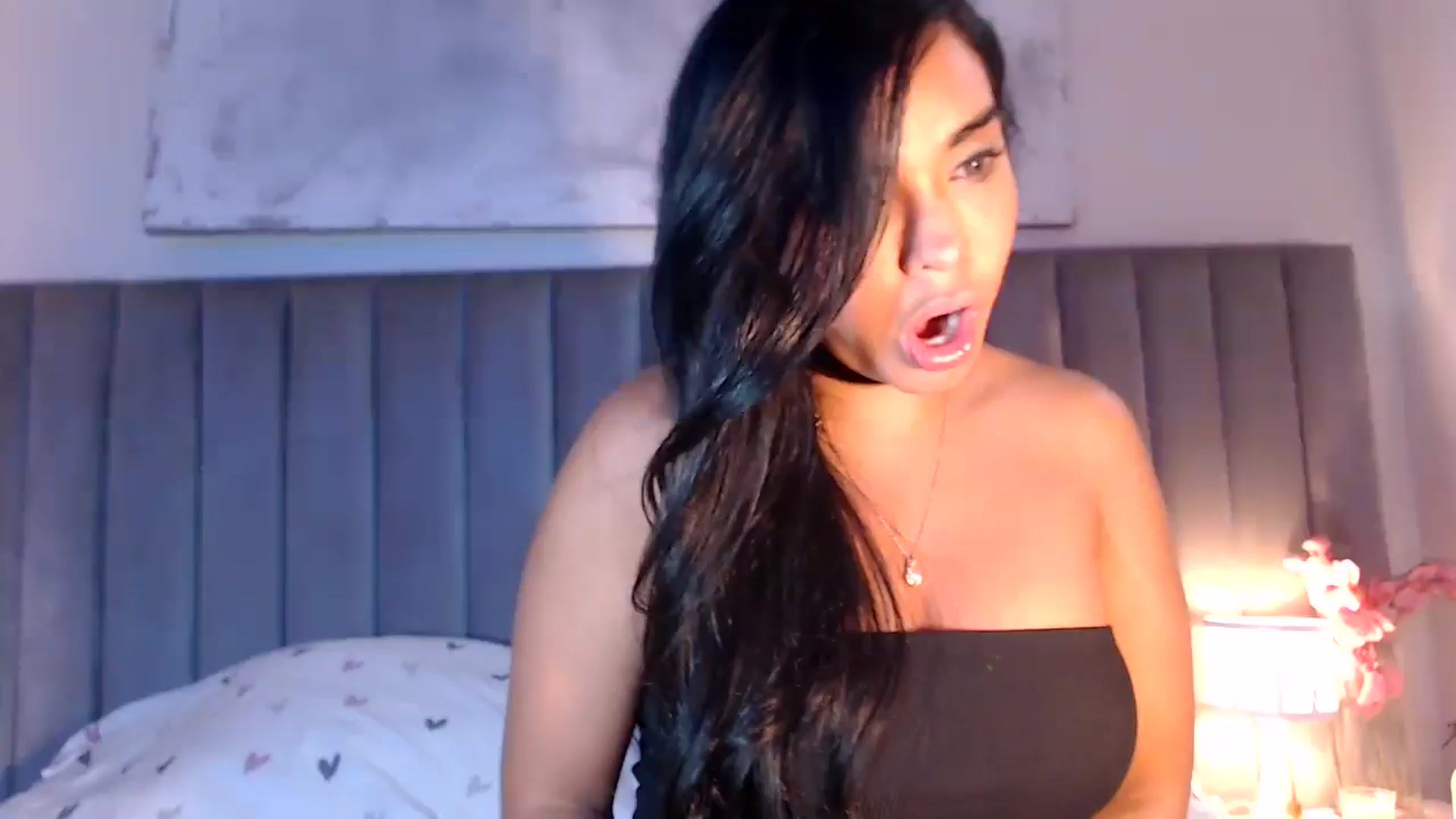 Gallery image thumbnail from SusyHernandez's myfreecams stream on, 04/13/2026, 03:21 image 1 of 20