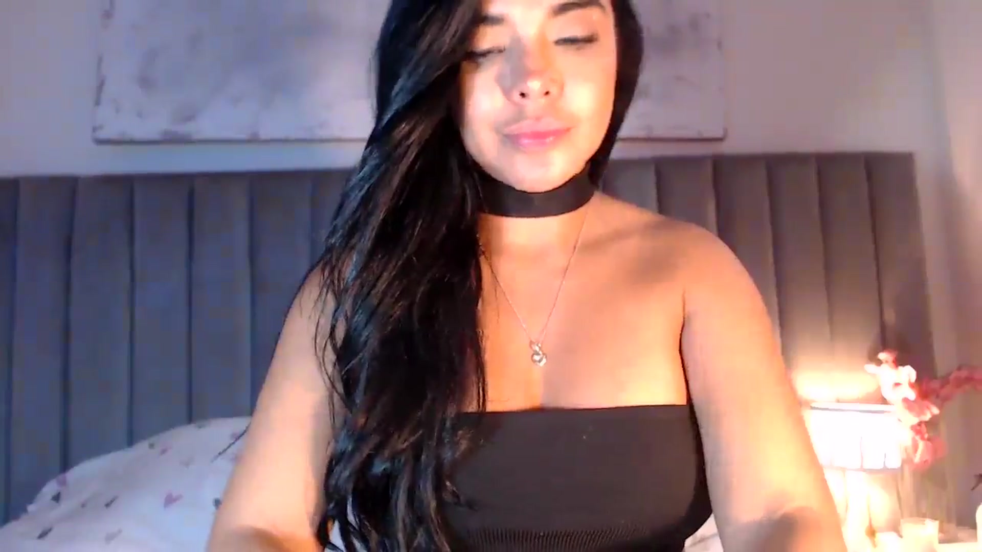 Gallery image thumbnail from SusyHernandez's myfreecams stream on, 04/13/2026, 03:21 image 15 of 20