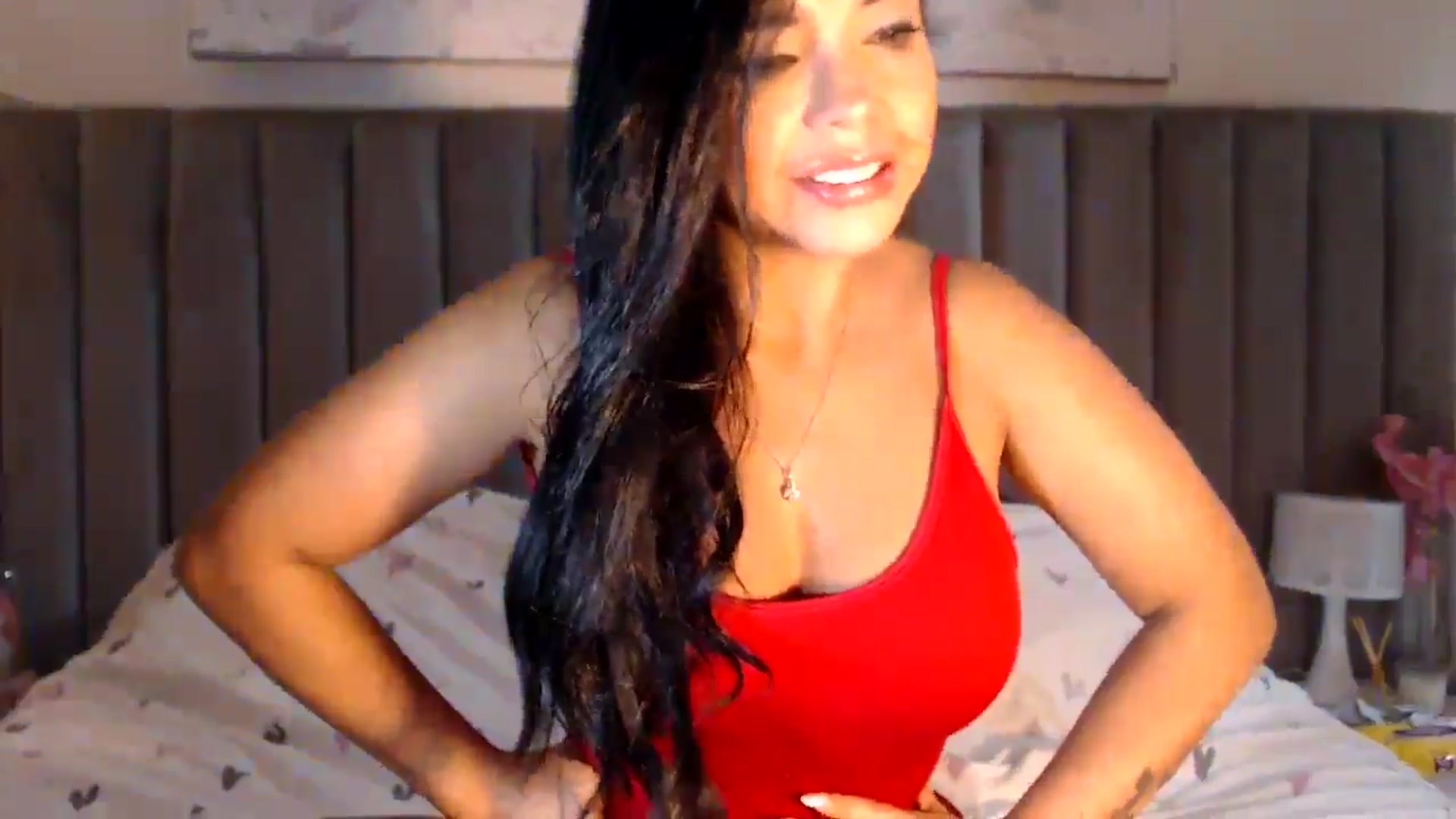 Gallery image thumbnail from SusyHernandez's myfreecams stream on, 04/16/2026, 24:00 image 6 of 20