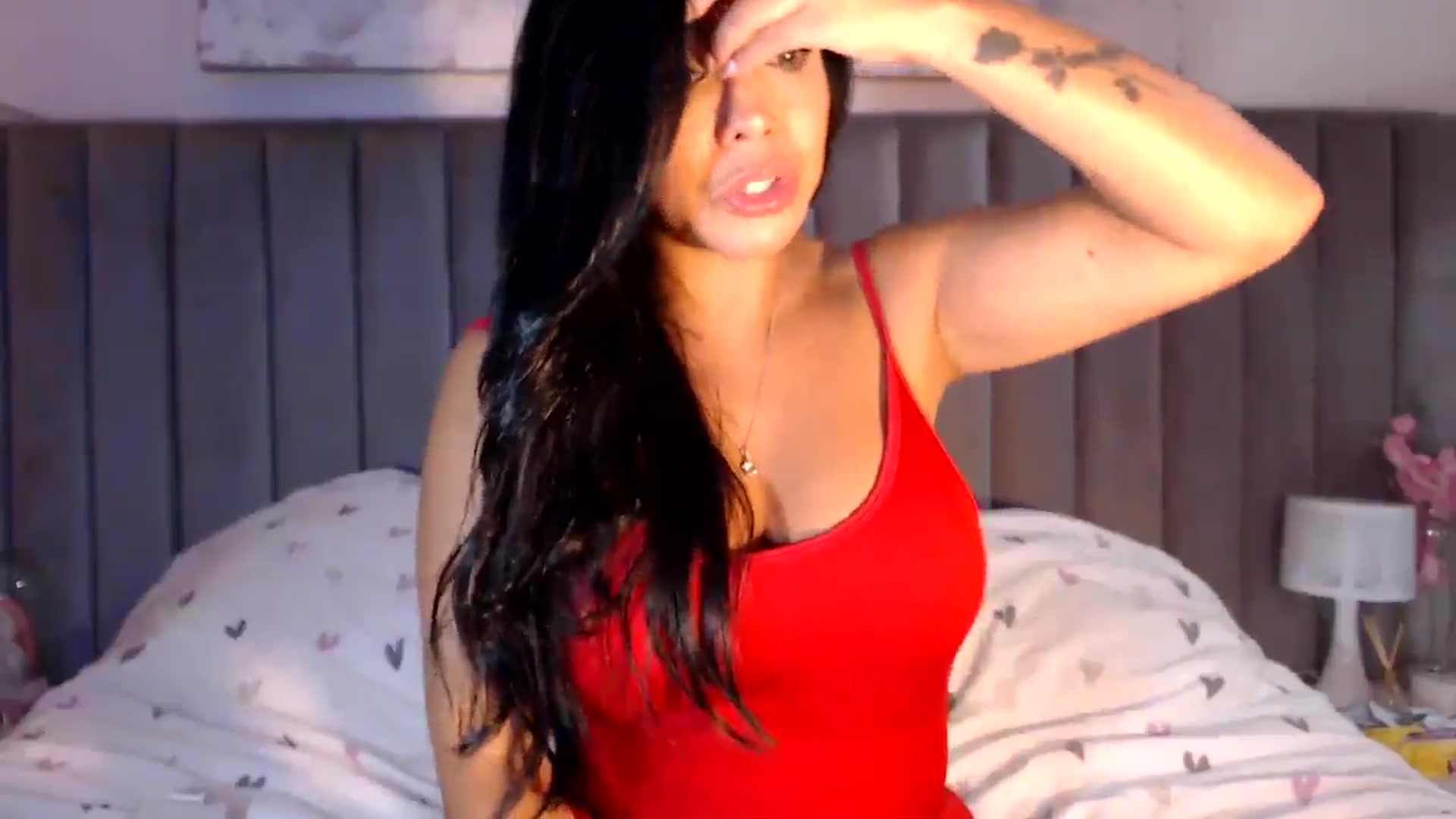 Gallery image thumbnail from SusyHernandez's myfreecams stream on, 04/16/2026, 01:47 image 10 of 20