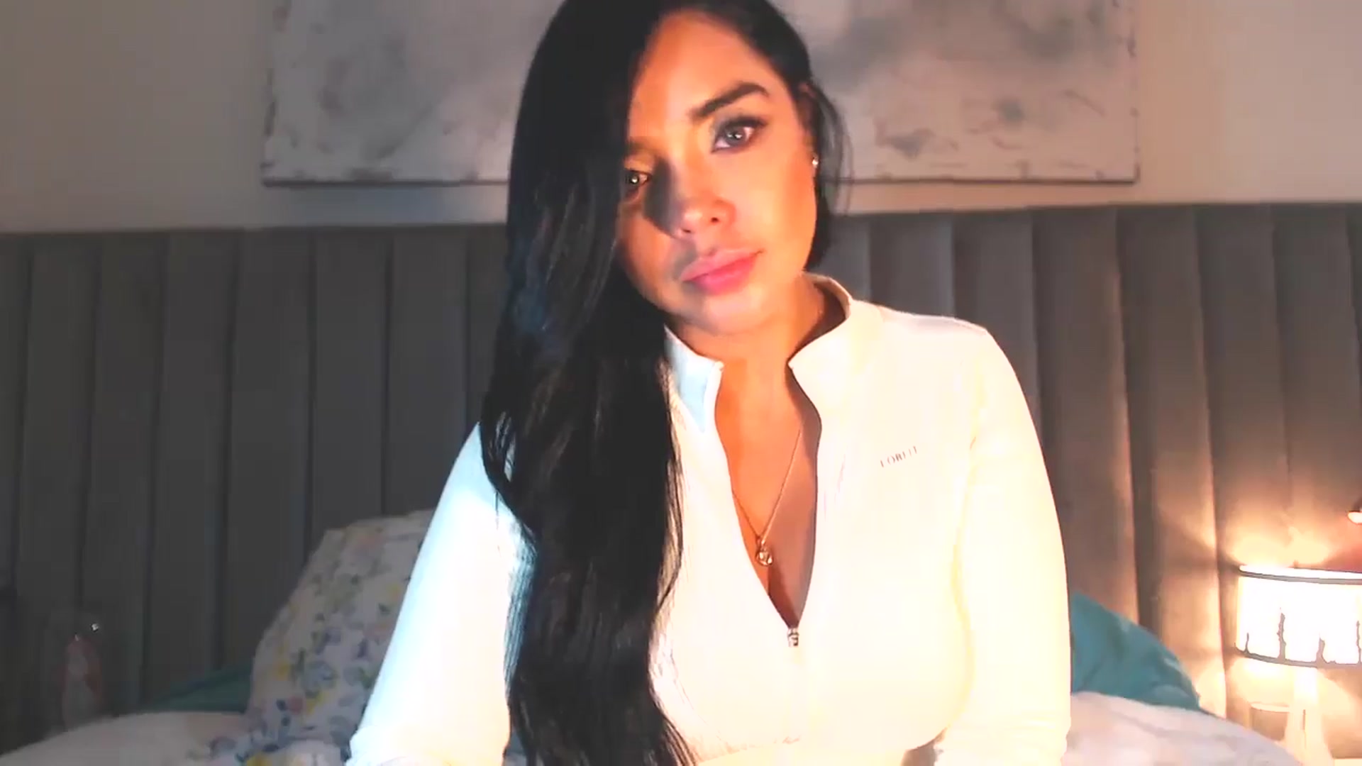 Gallery image thumbnail from SusyHernandez's myfreecams stream on, 04/19/2026, 01:54 image 6 of 20