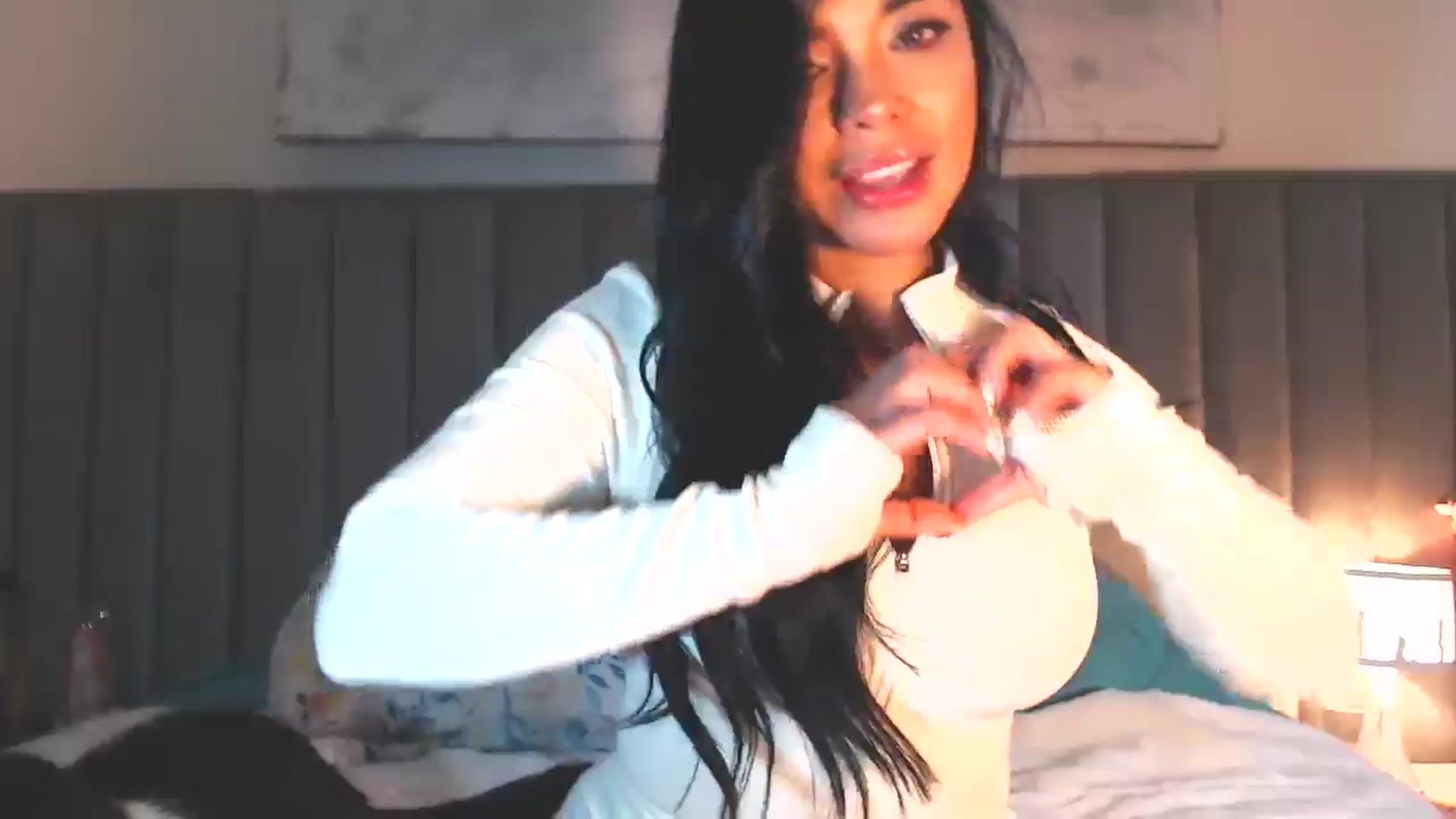 Gallery image thumbnail from SusyHernandez's myfreecams stream on, 04/19/2026, 01:54 image 7 of 20