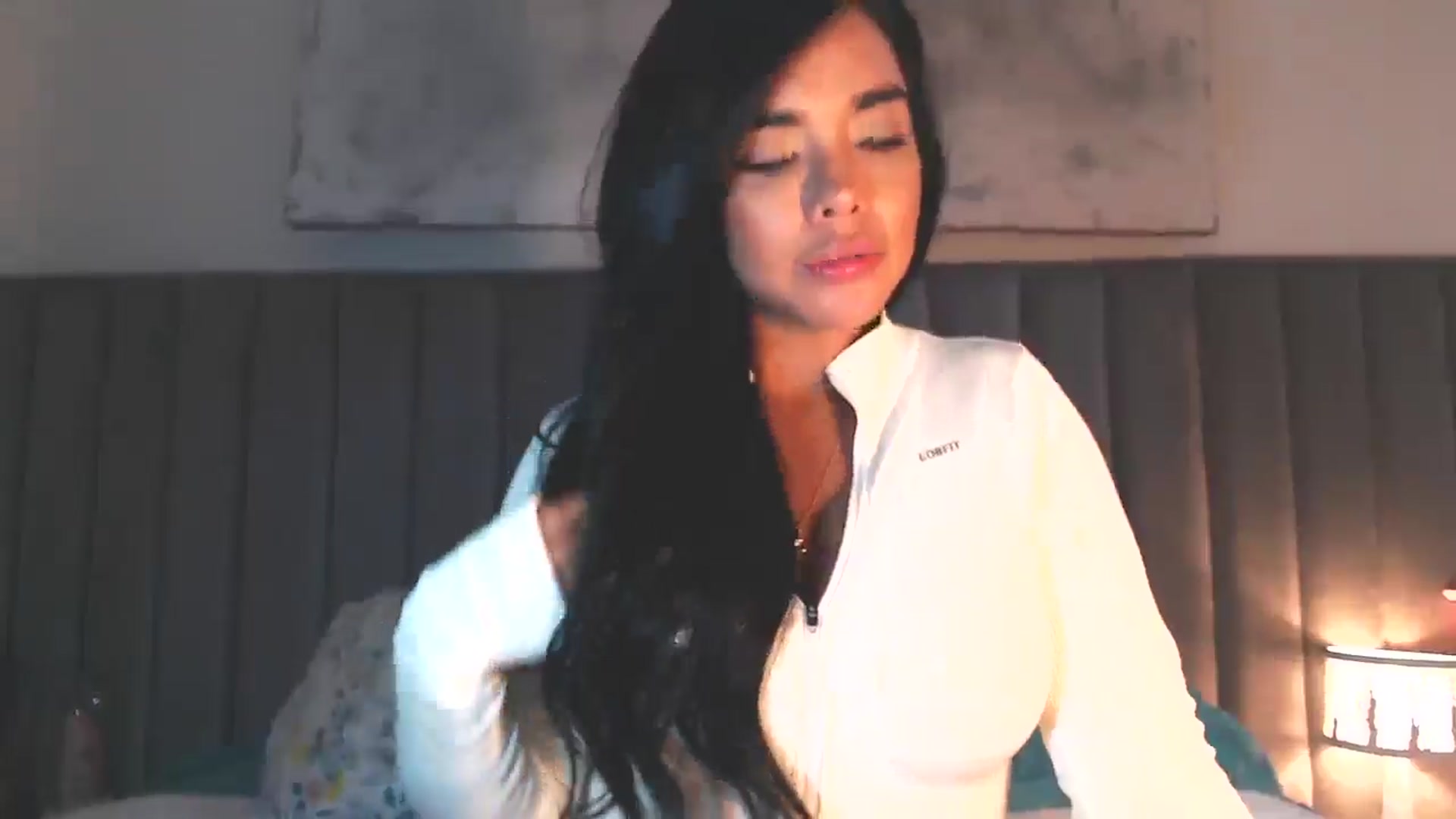 Gallery image thumbnail from SusyHernandez's myfreecams stream on, 04/19/2026, 01:54 image 12 of 20