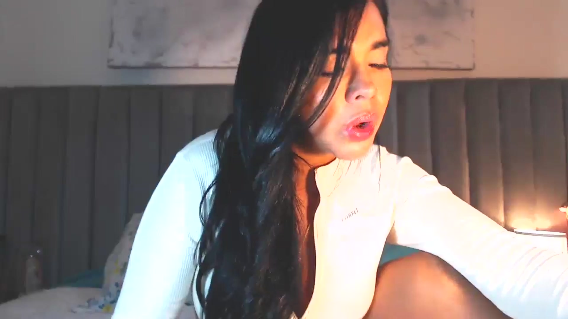Gallery image thumbnail from SusyHernandez's myfreecams stream on, 04/19/2026, 01:54 image 14 of 20
