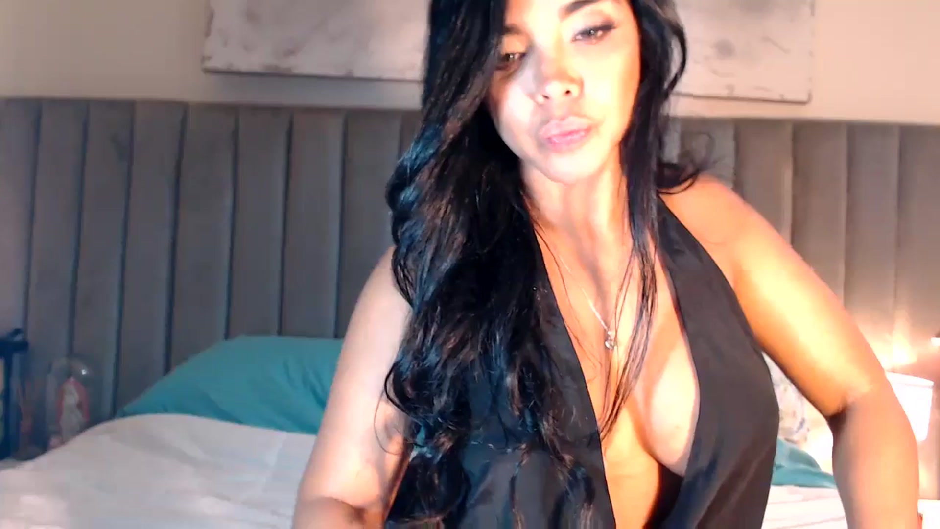 Gallery image thumbnail from SusyHernandez's myfreecams stream on, 04/22/2026, 01:11 image 2 of 20