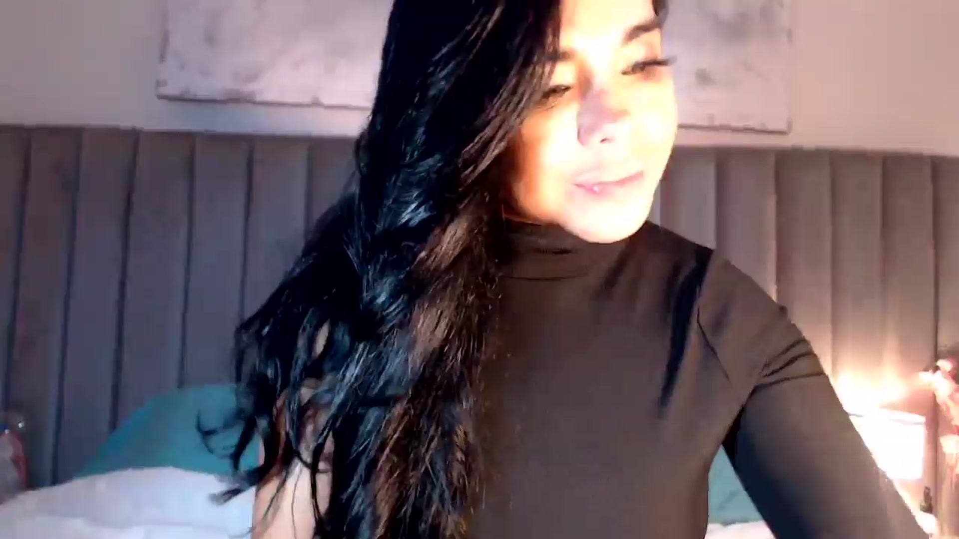Gallery image thumbnail from SusyHernandez's myfreecams stream on, 04/25/2026, 02:51 image 5 of 20