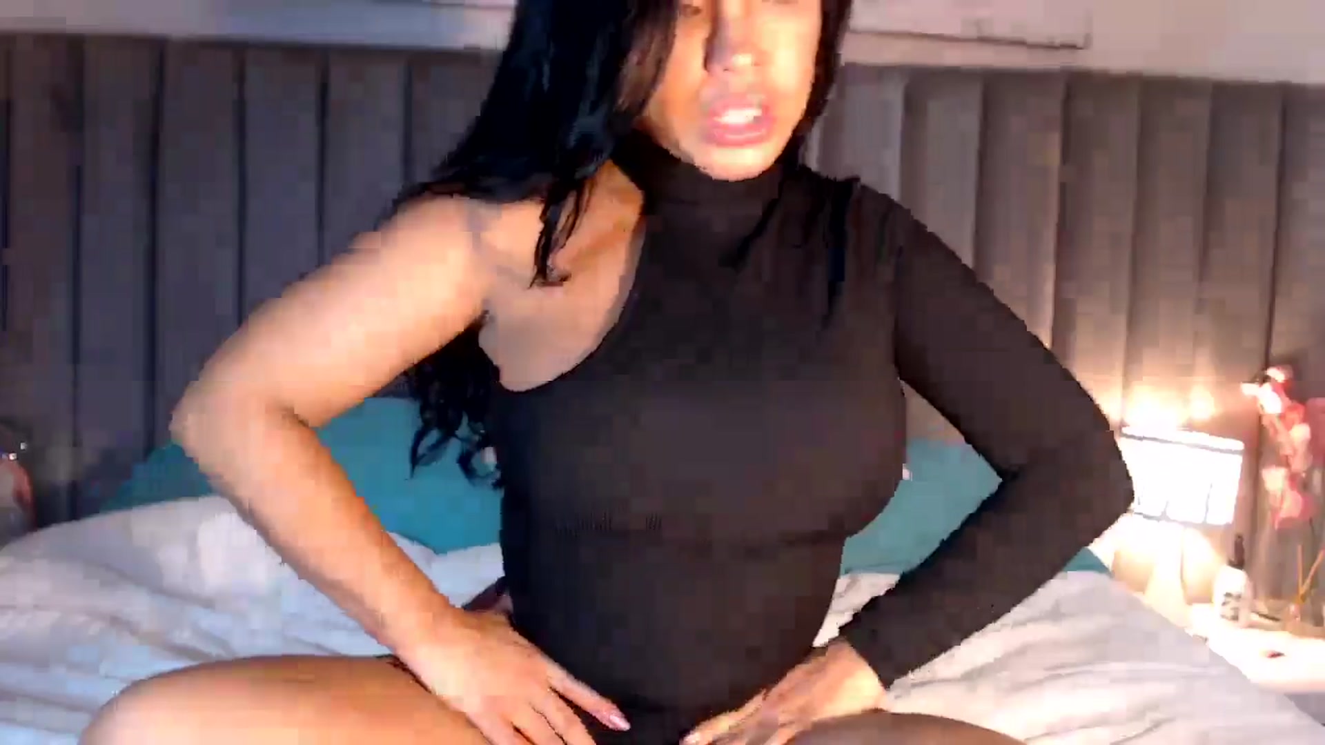 Gallery image thumbnail from SusyHernandez's myfreecams stream on, 04/25/2026, 02:51 image 20 of 20